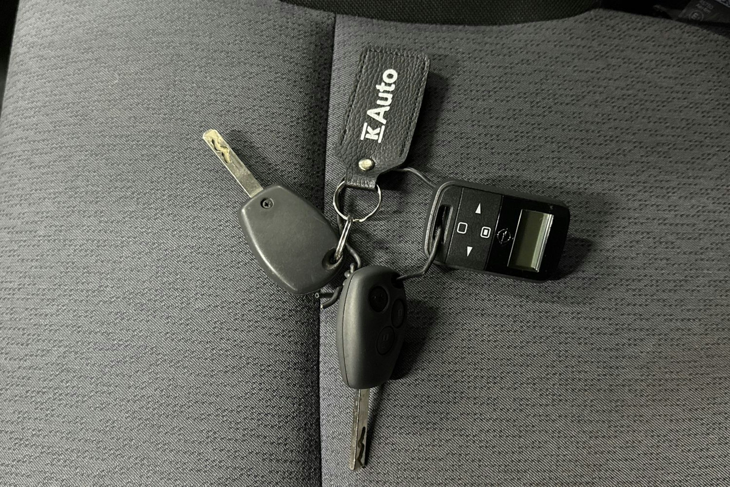 valkoinen Opel Vivaro 2019 kuva 32.