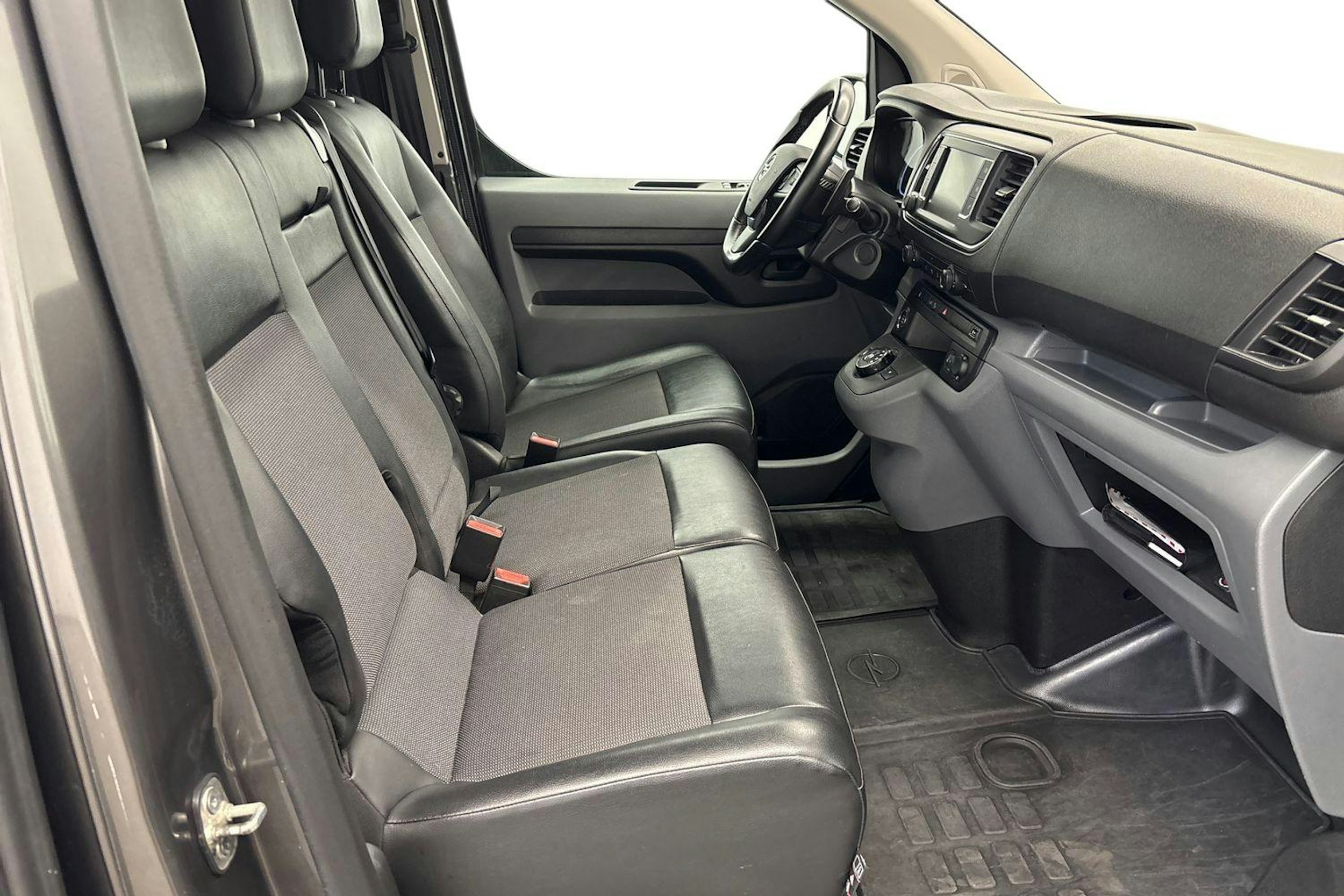 harmaa Opel Vivaro 2020 kuva 10.