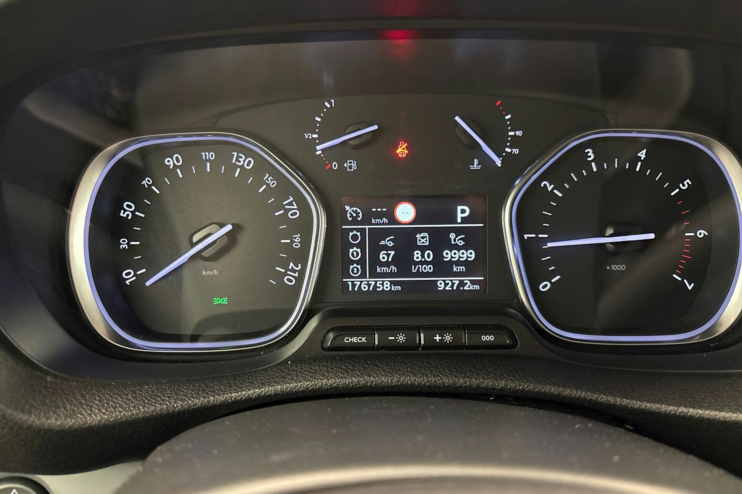 harmaa Opel Vivaro 2020 kuva 20.