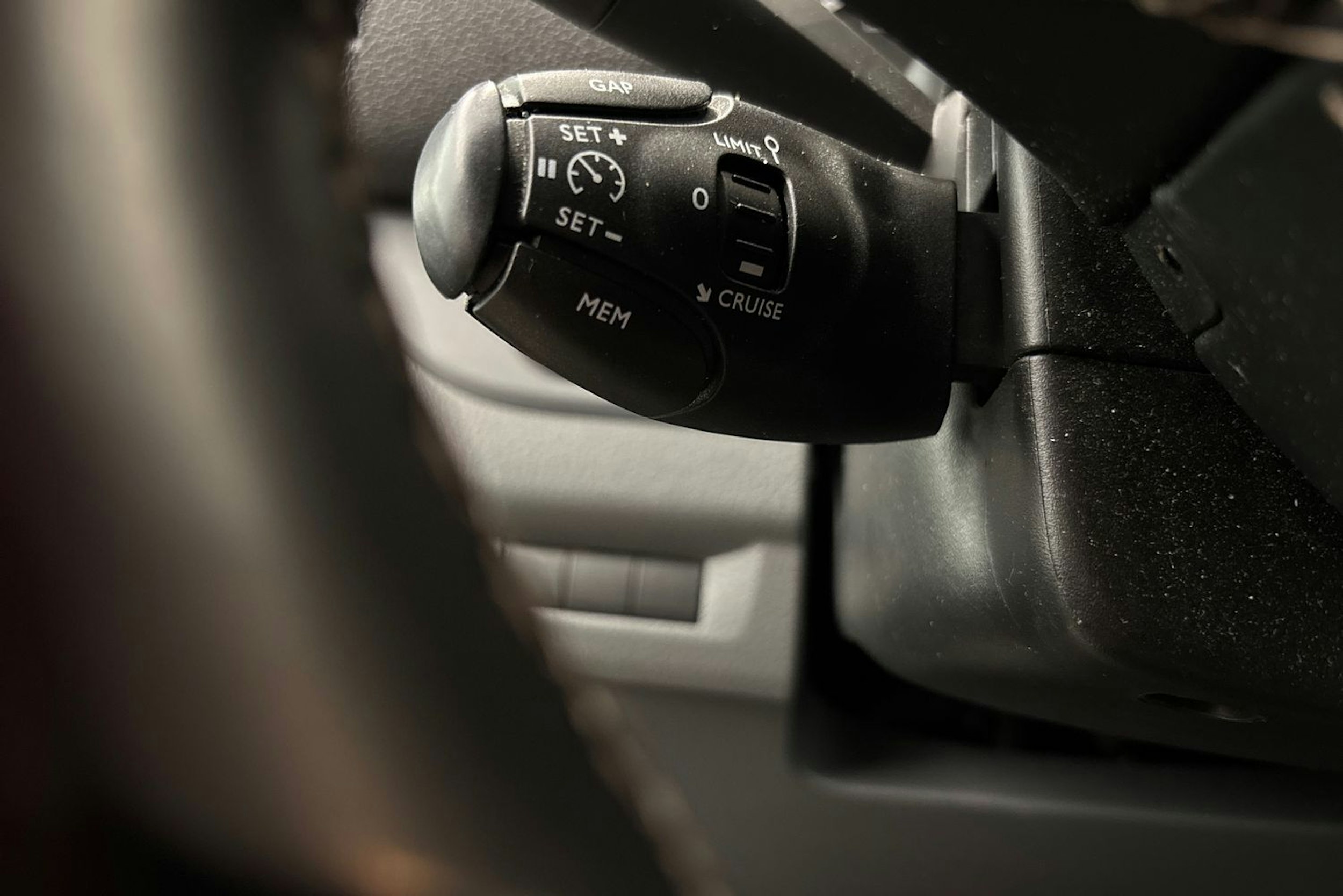 harmaa Opel Vivaro 2020 kuva 21.