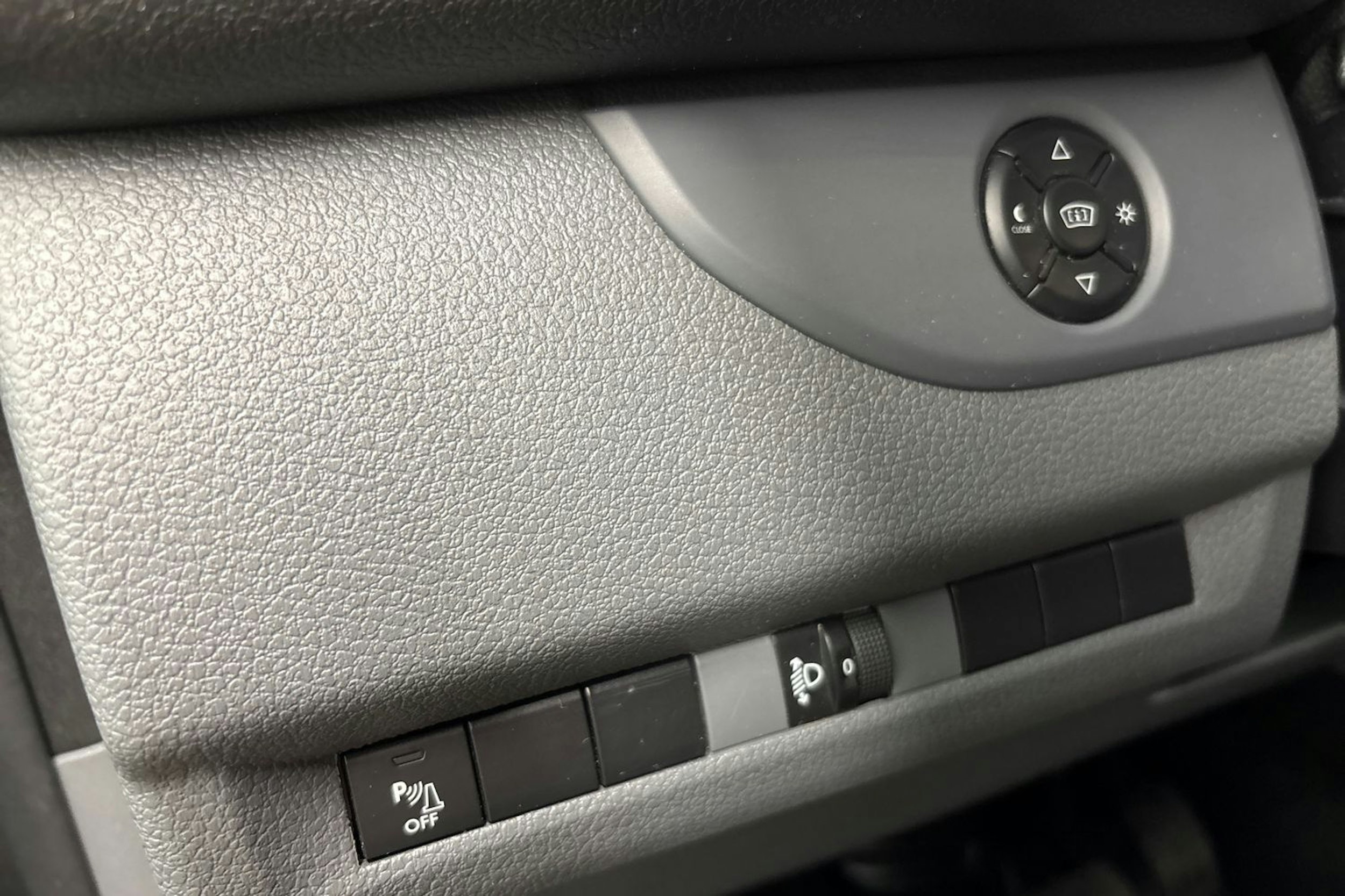 harmaa Opel Vivaro 2020 kuva 22.