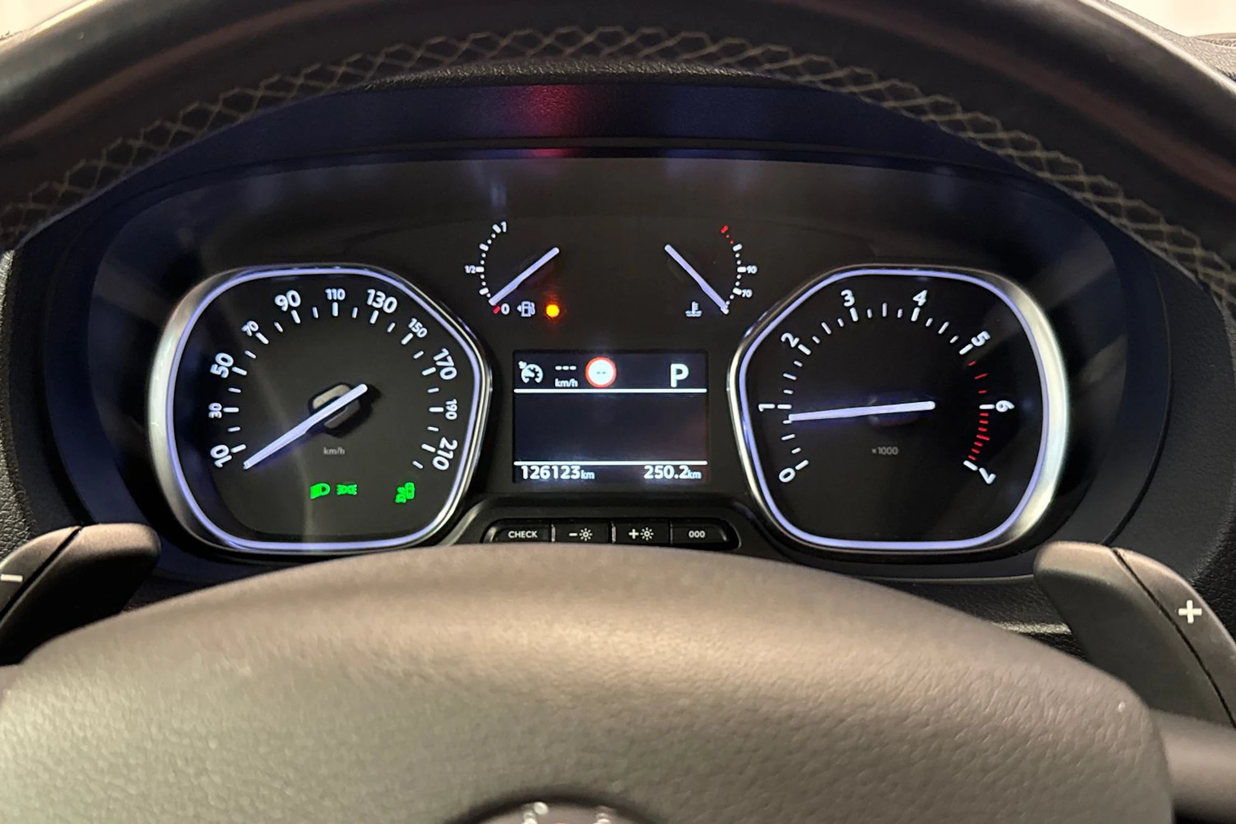 harmaa Opel Vivaro 2020 kuva 15.