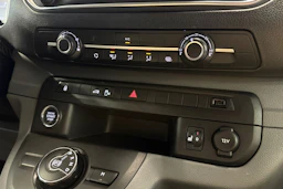 harmaa Opel Vivaro 2020 kuva 24.