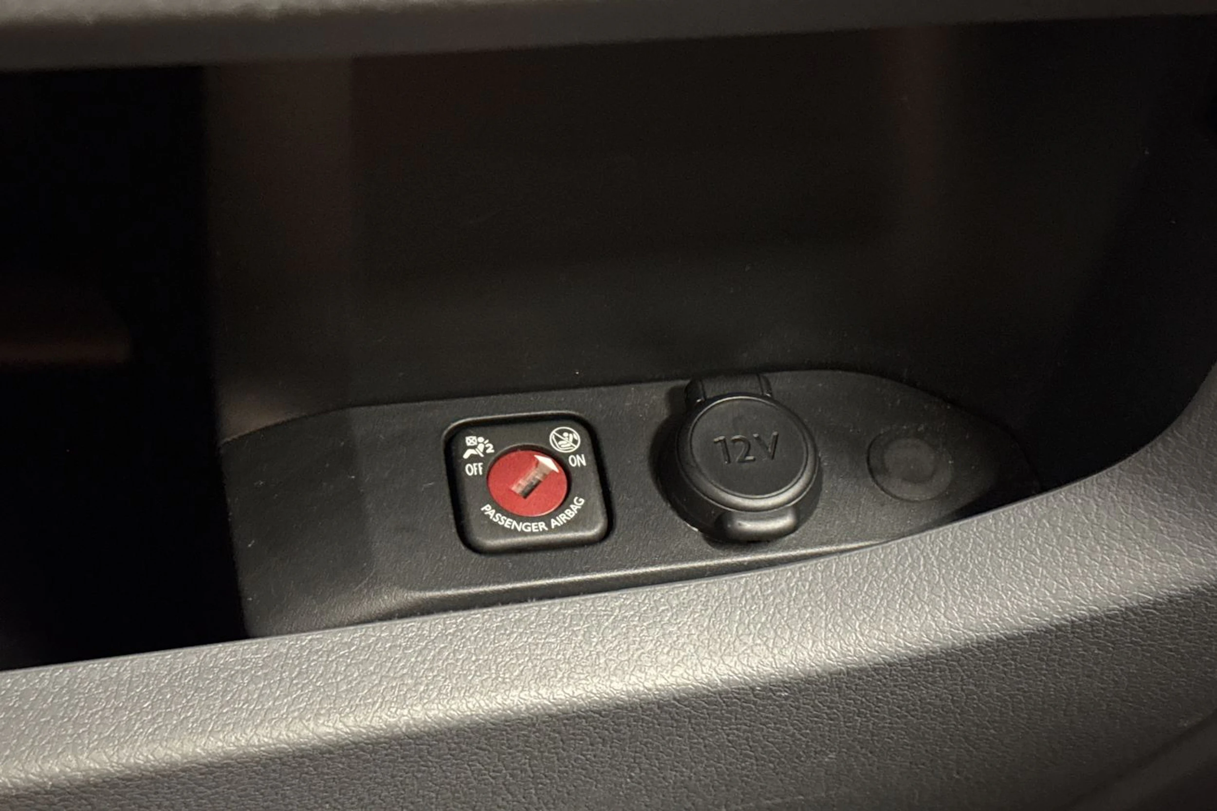 harmaa Opel Vivaro 2020 kuva 28.