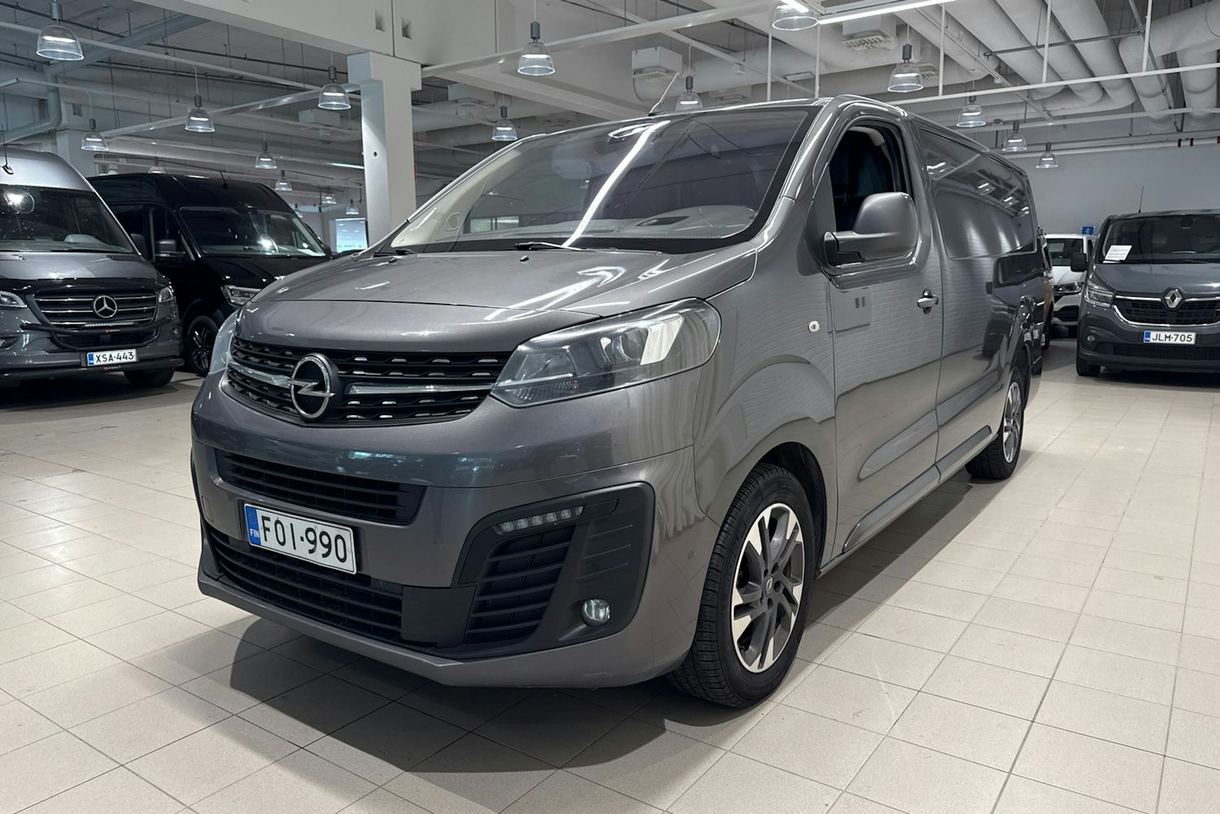 harmaa Opel Vivaro 2020 kuva 13.