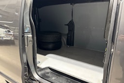 harmaa Opel Vivaro 2020 kuva 16.