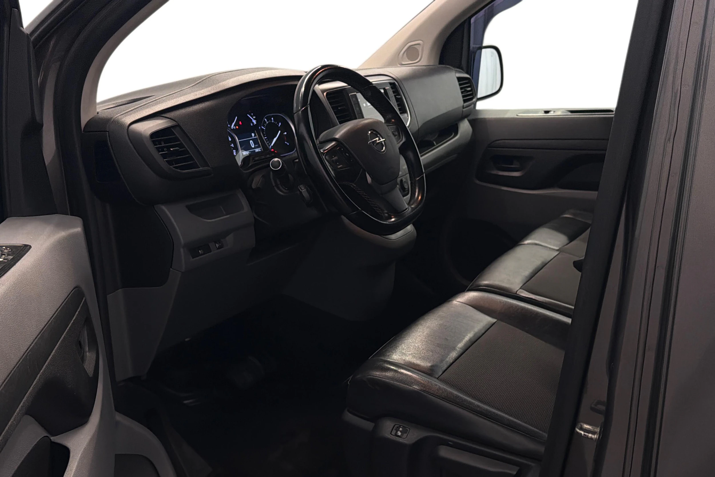 harmaa Opel Vivaro 2020 kuva 7.