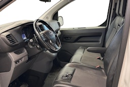 valkoinen Opel Vivaro 2020 kuva 3.