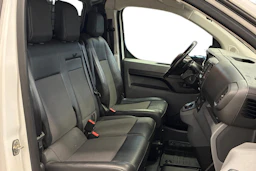 valkoinen Opel Vivaro 2020 kuva 12.