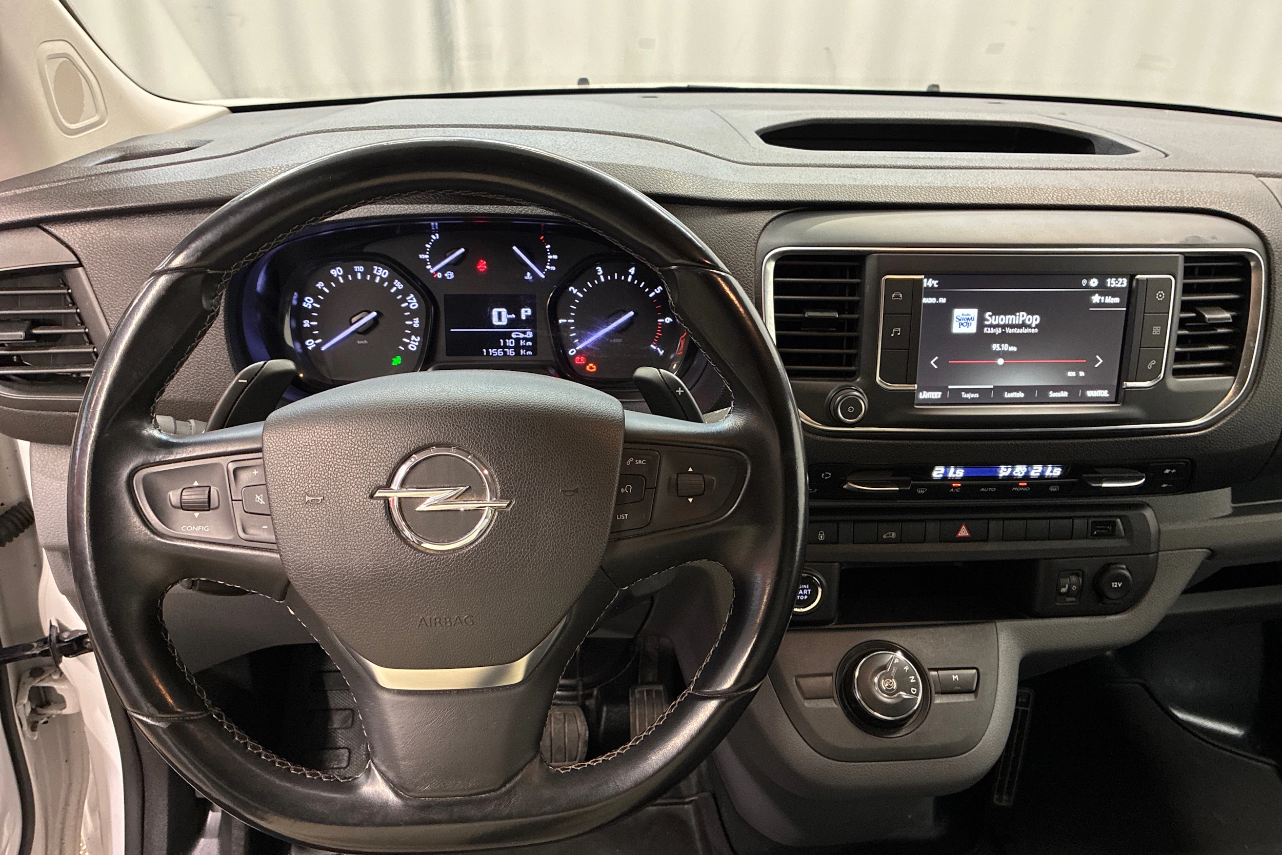 valkoinen Opel Vivaro 2020 kuva 13.