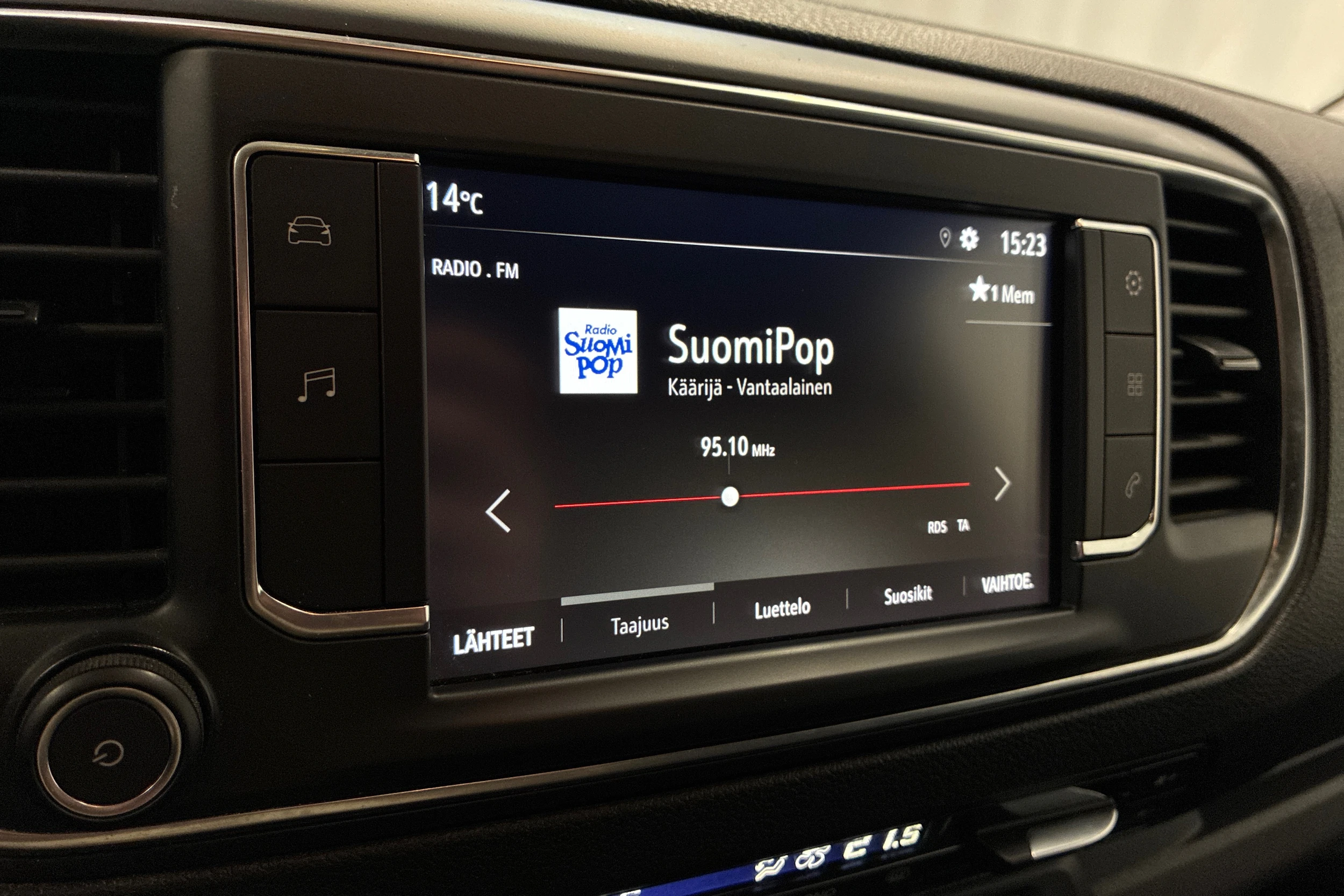 valkoinen Opel Vivaro 2020 kuva 15.