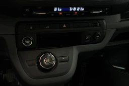 valkoinen Opel Vivaro 2020 kuva 17.