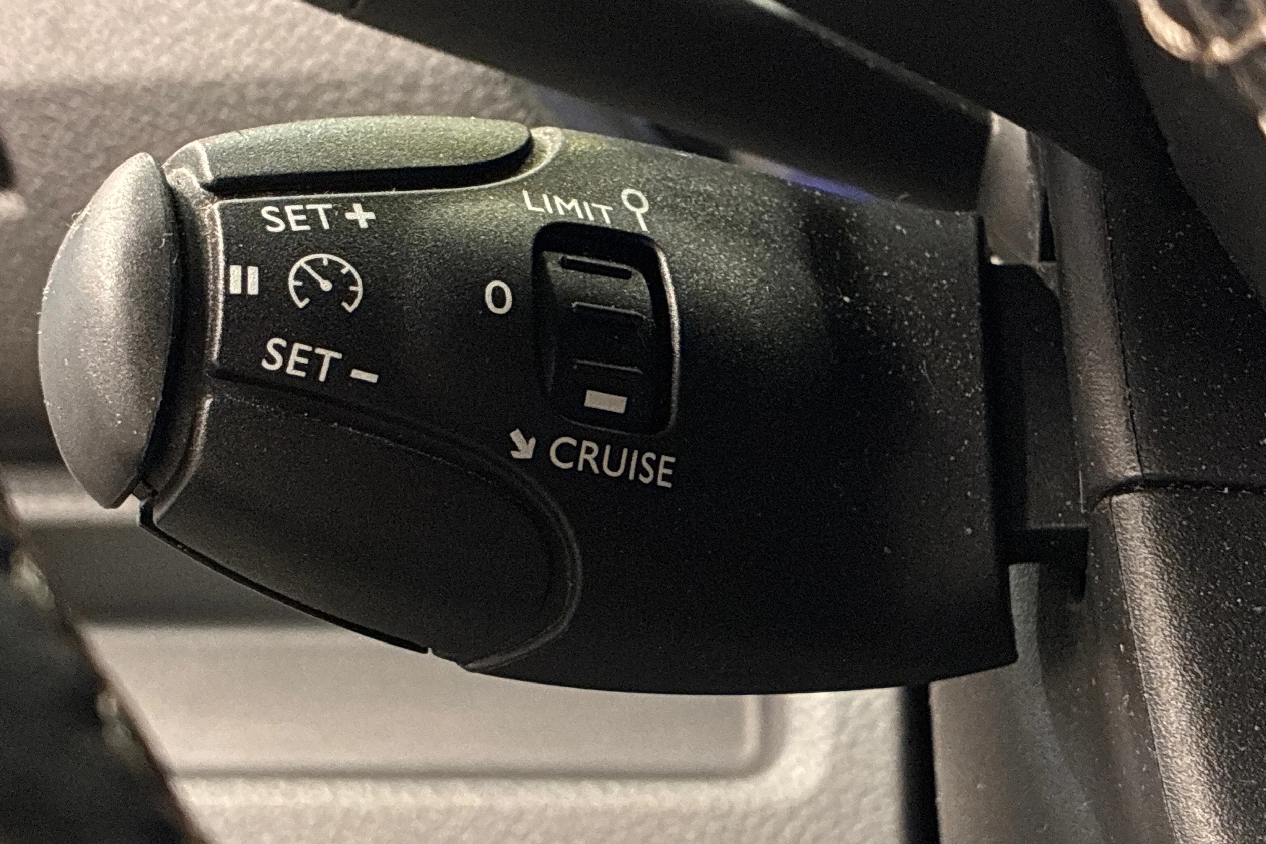 valkoinen Opel Vivaro 2020 kuva 18.