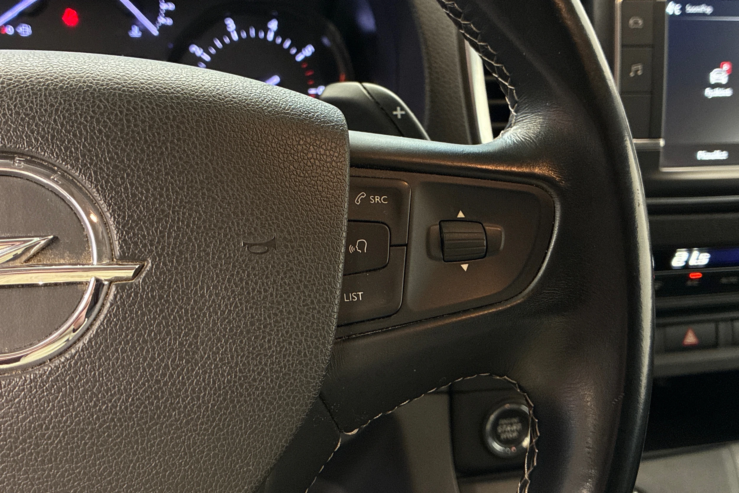 valkoinen Opel Vivaro 2020 kuva 20.