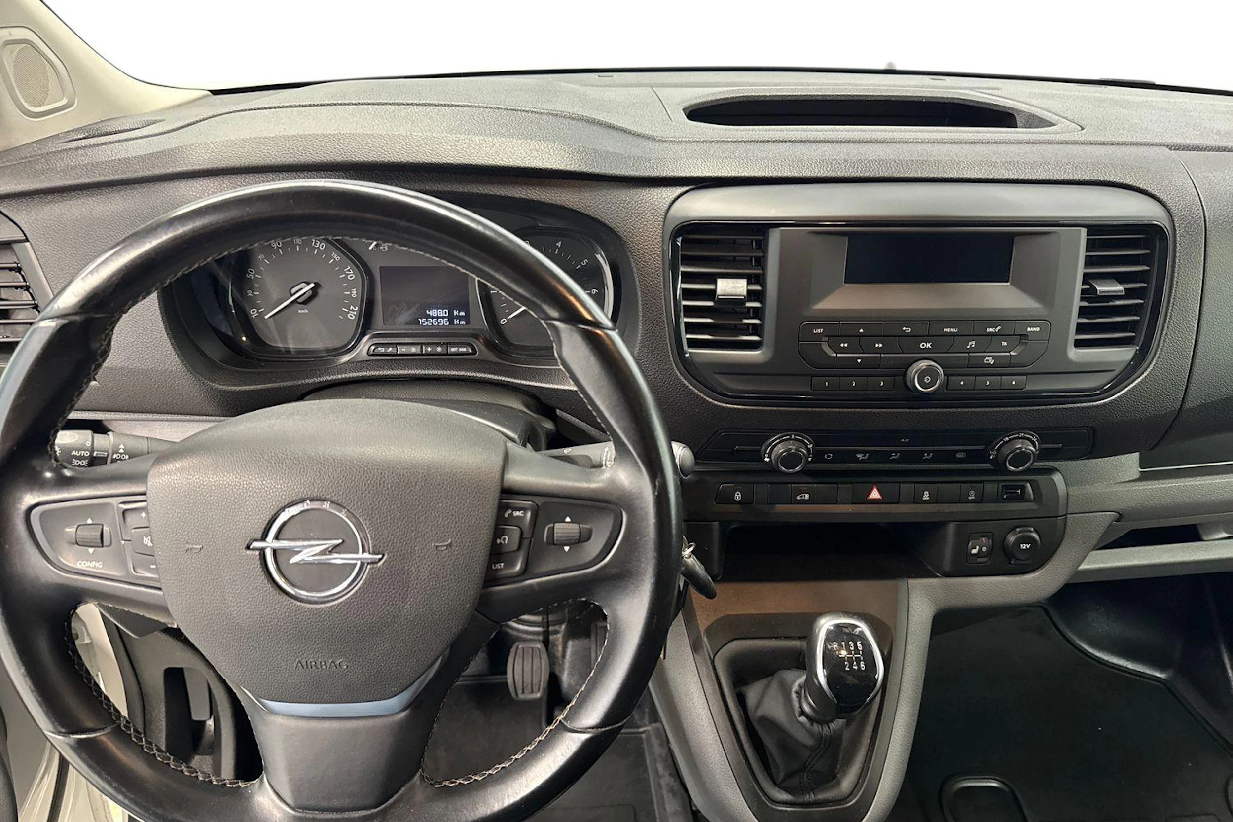Valkoinen Opel VIVARO 2021 kuva 9.