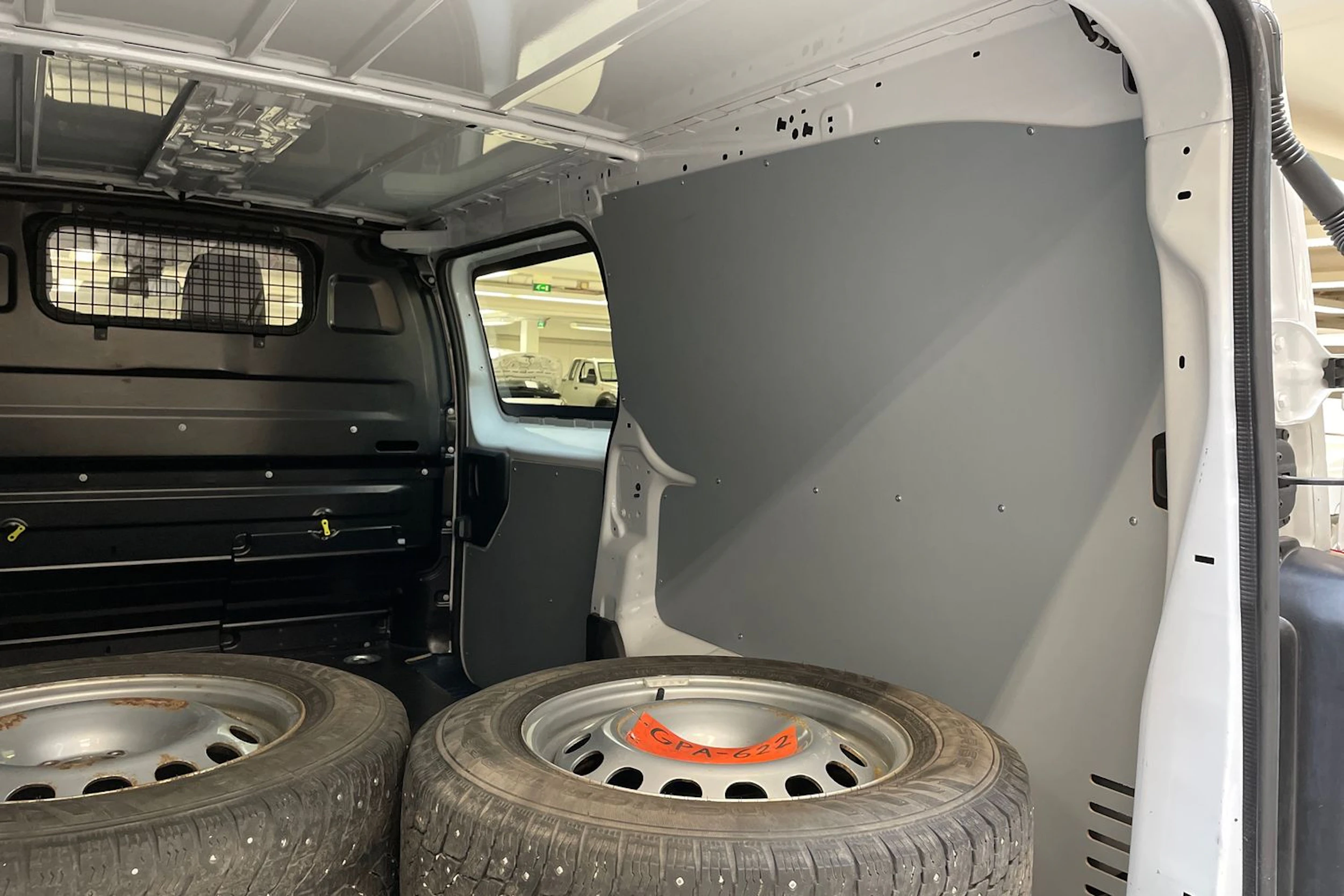 valkoinen Opel Vivaro 2022 kuva 18.