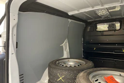 valkoinen Opel Vivaro 2022 kuva 19.