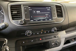 valkoinen Opel Vivaro 2022 kuva 24.
