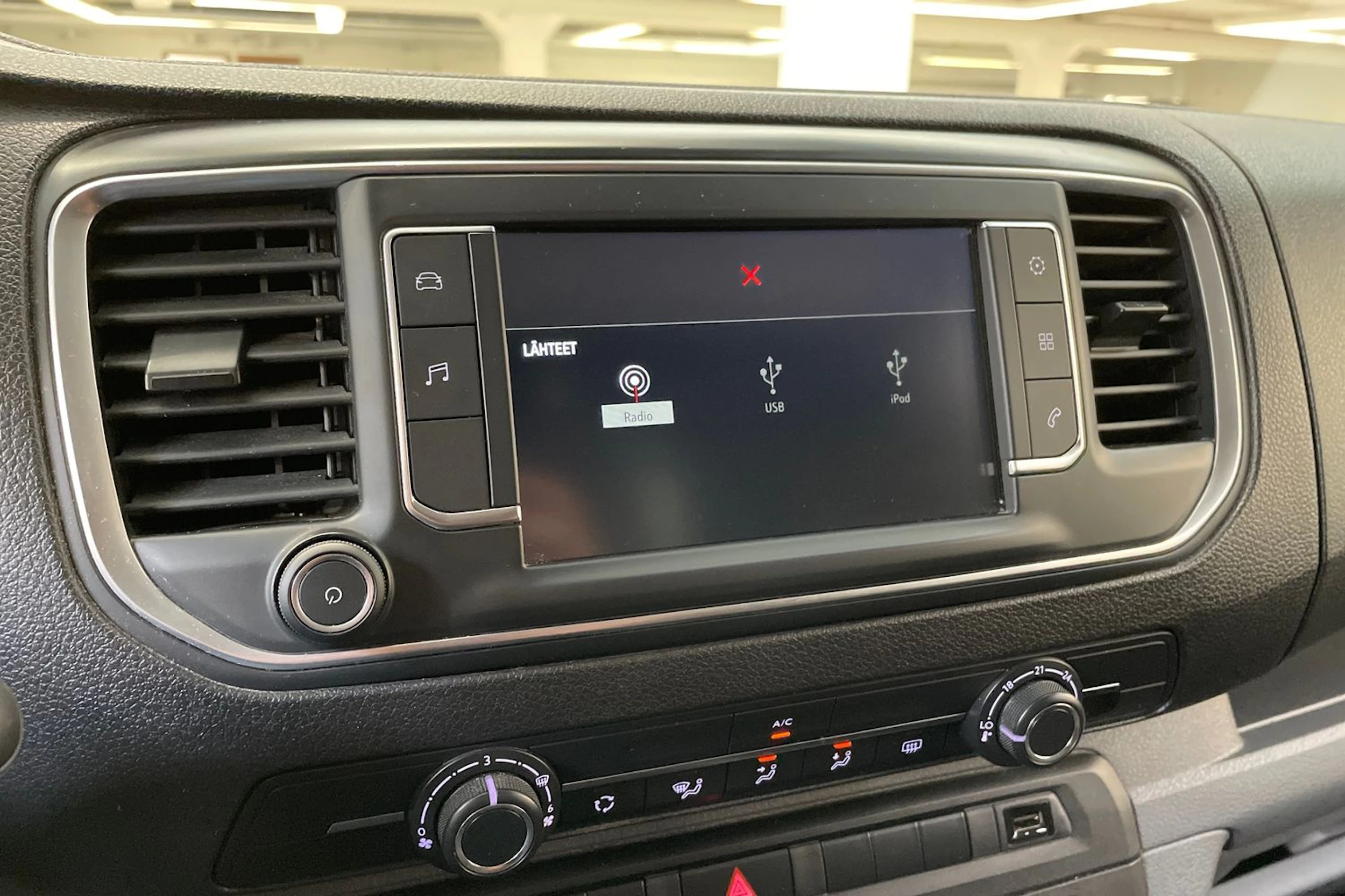 valkoinen Opel Vivaro 2022 kuva 25.
