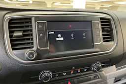 valkoinen Opel Vivaro 2022 kuva 25.
