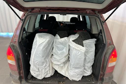 punainen Opel Zafira 2001 kuva 11.