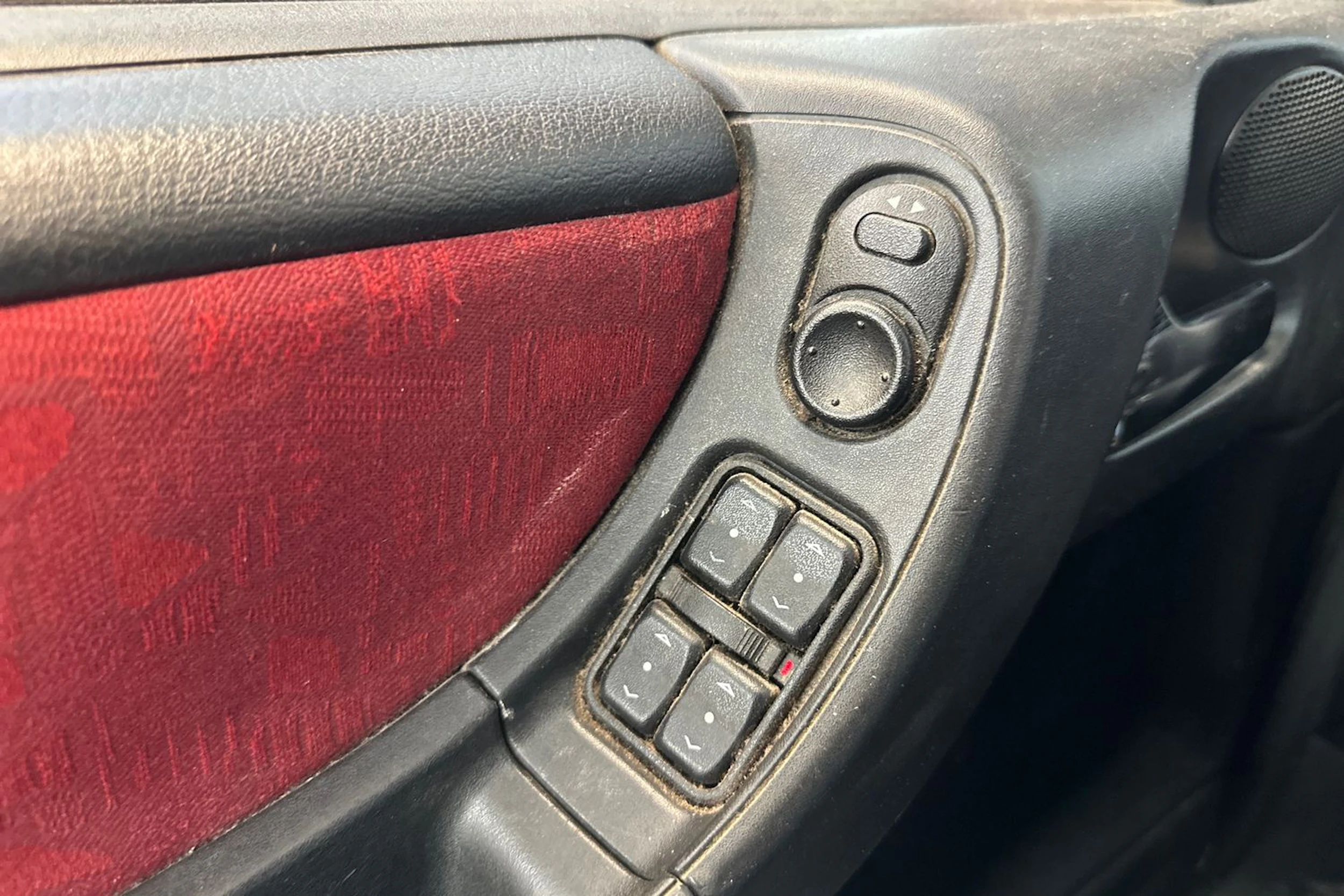 punainen Opel Zafira 2001 kuva 14.