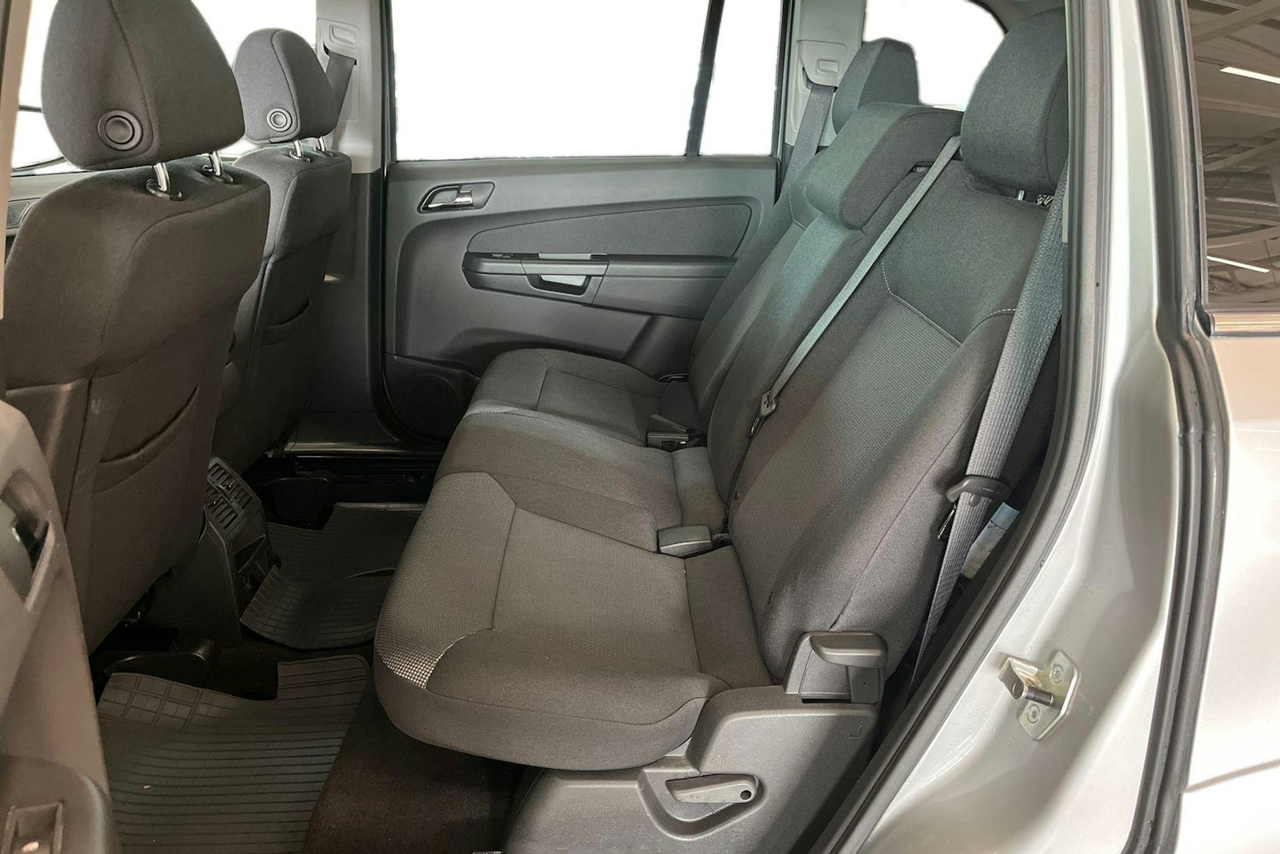 hopea Opel Zafira 2012 kuva 10.