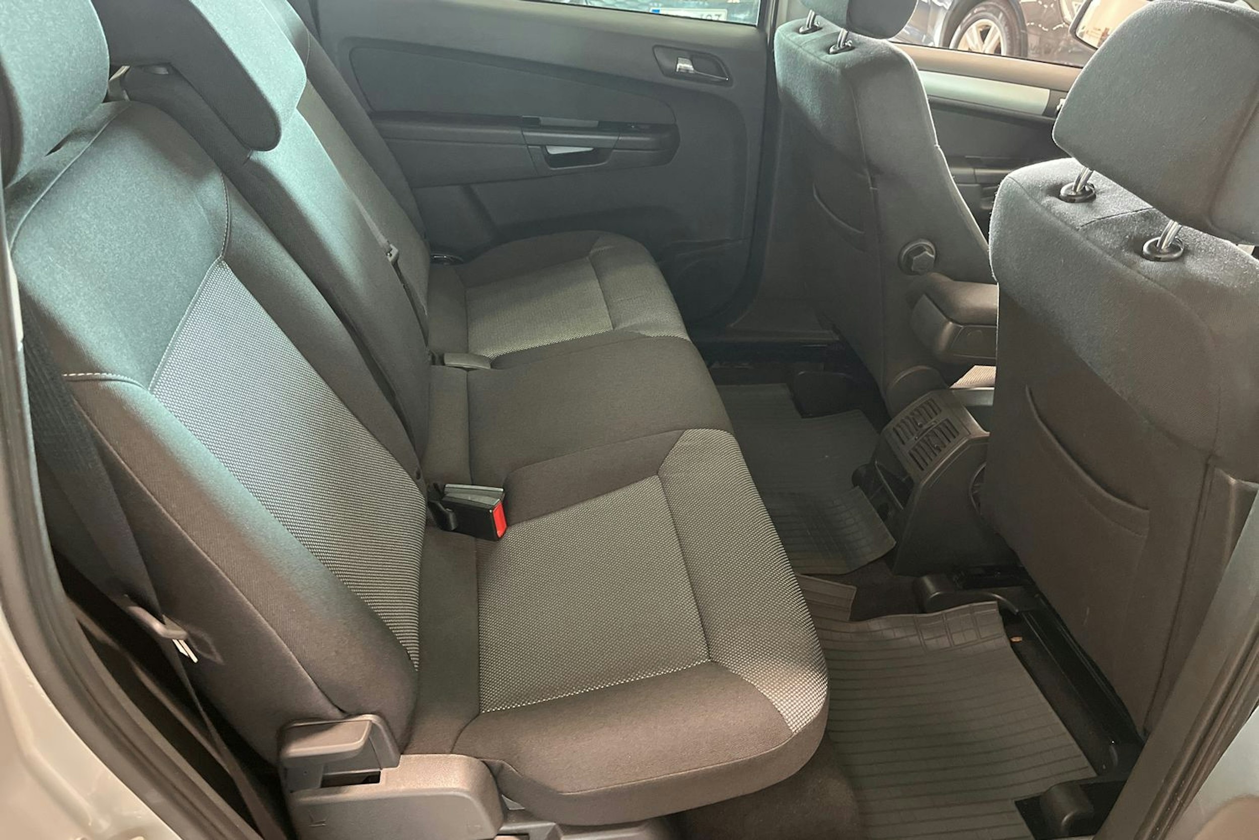 hopea Opel Zafira 2012 kuva 16.