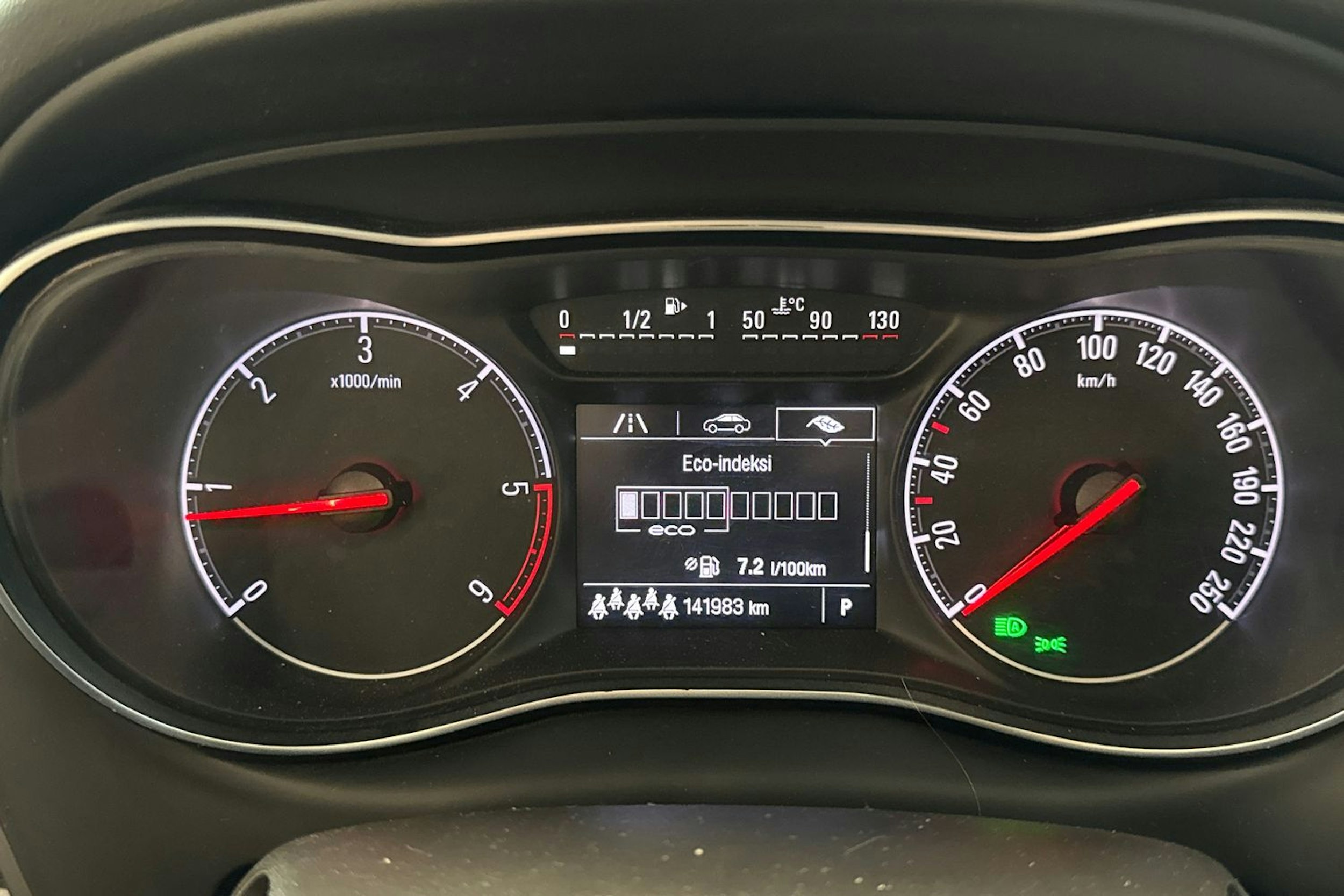 ruskea (beige) Opel Zafira 2017 kuva 11.