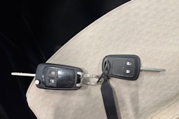 ruskea (beige) Opel Zafira 2017 kuva 18.