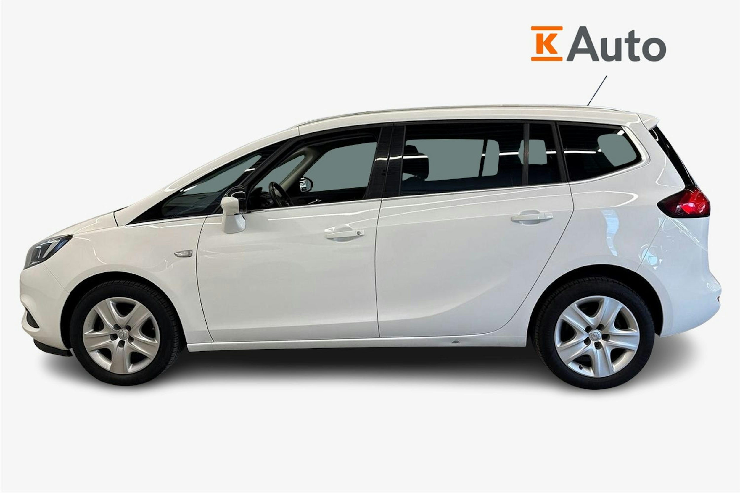 valkoinen Opel Zafira 2017 kuva 6.