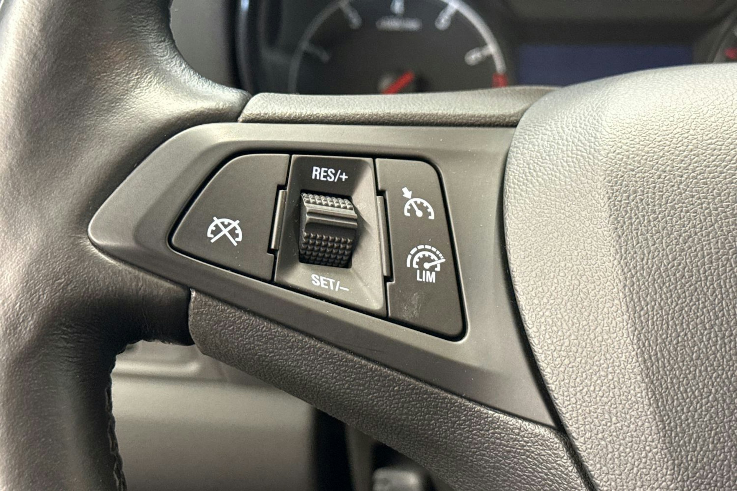 valkoinen Opel Zafira 2017 kuva 15.