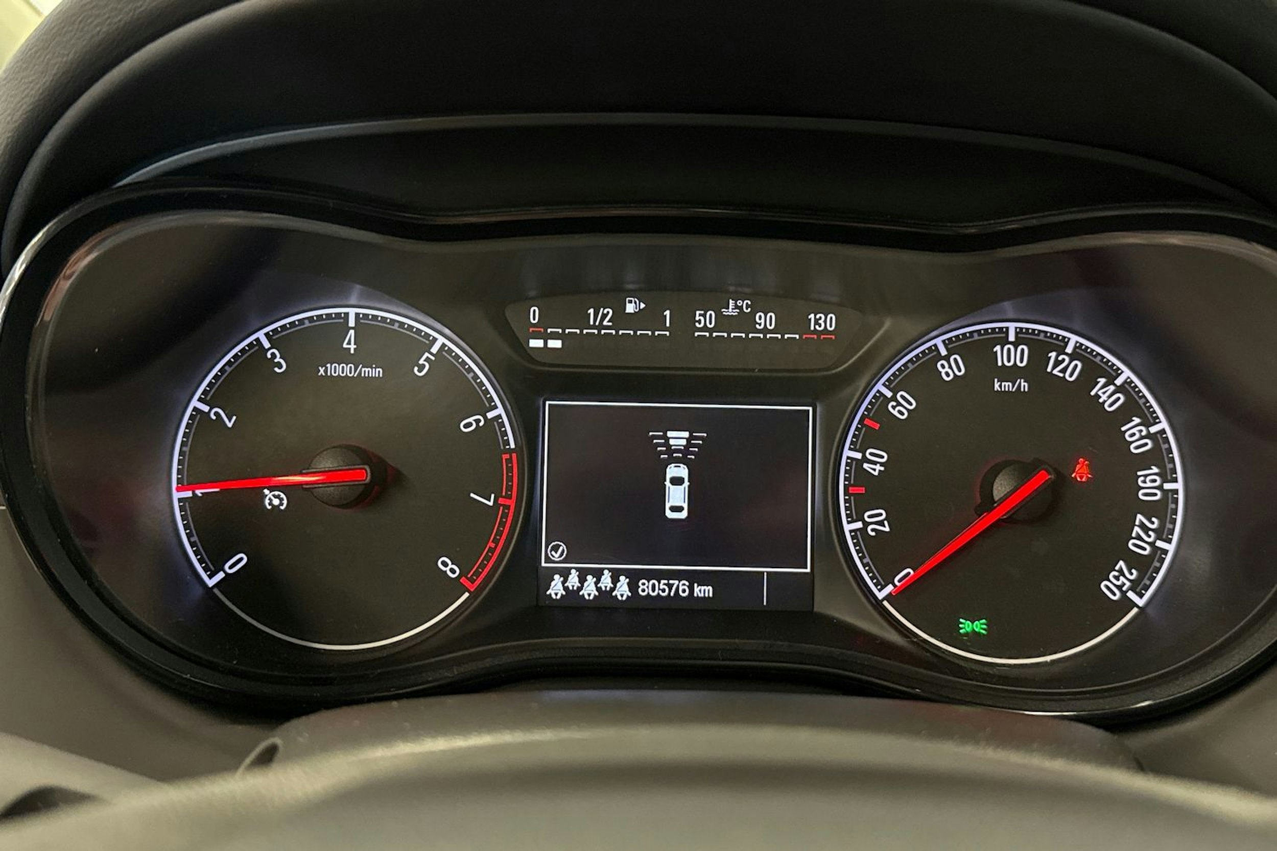 valkoinen Opel Zafira 2017 kuva 16.