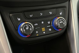 valkoinen Opel Zafira 2017 kuva 17.