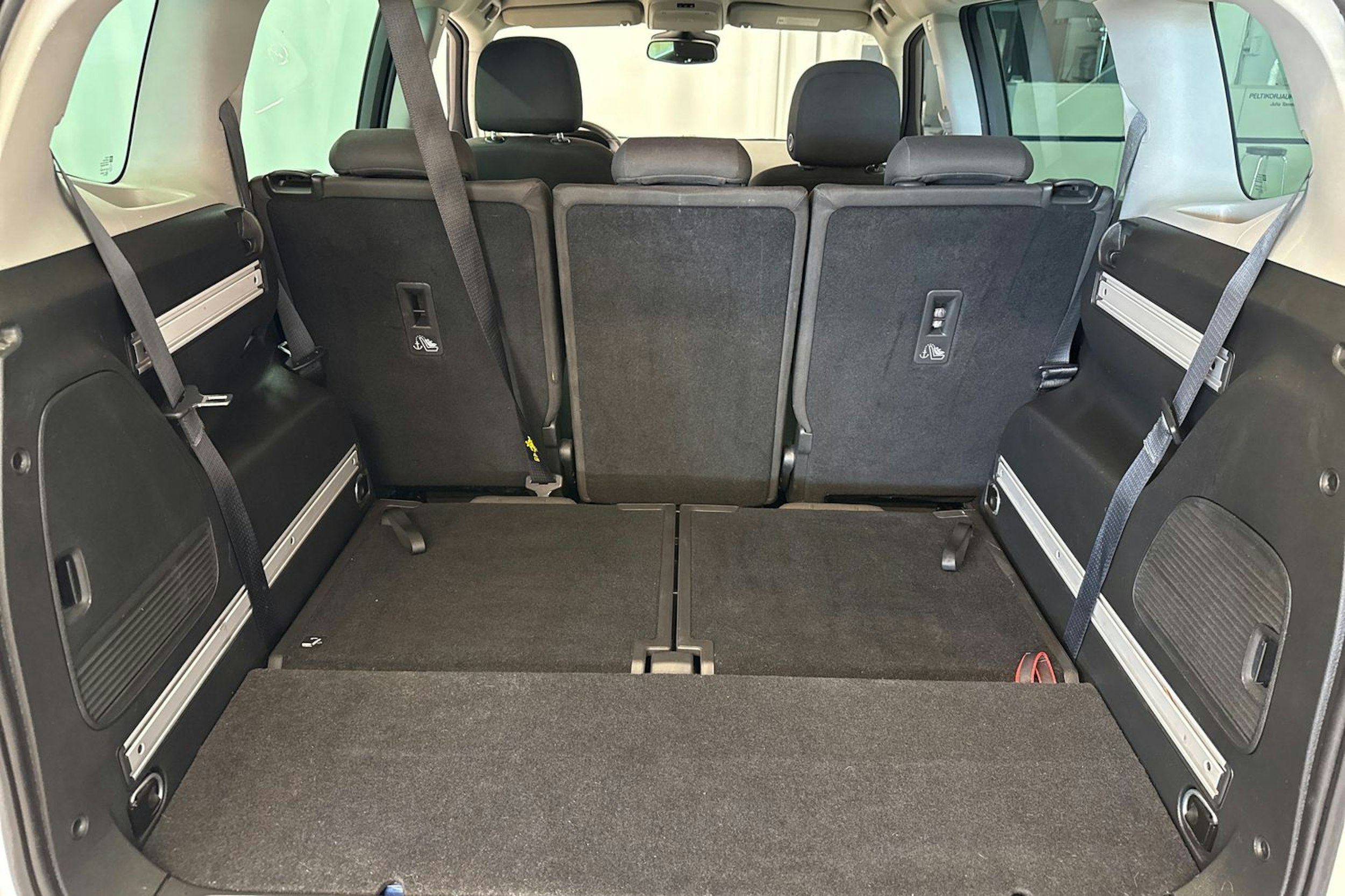 valkoinen Opel Zafira 2017 kuva 19.