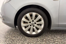 harmaa Opel Zafira Tourer 2012 kuva 10.