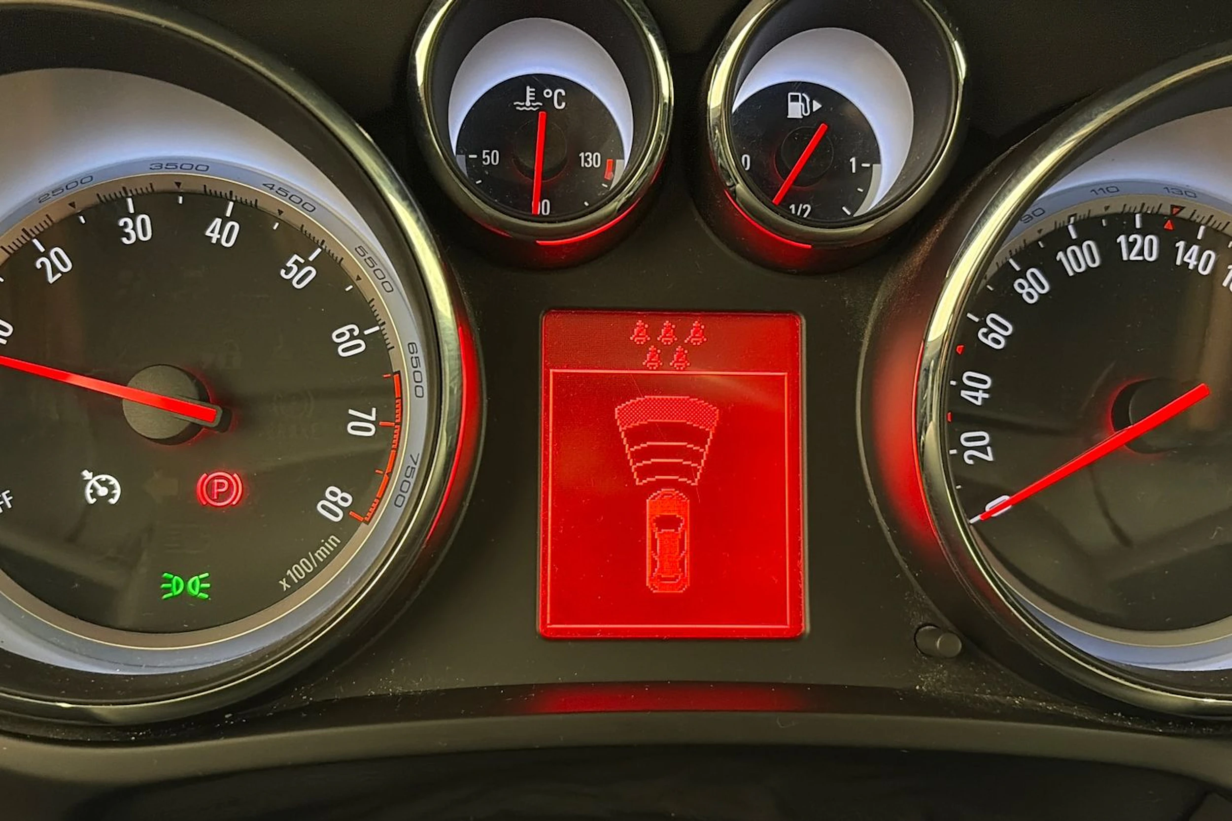 harmaa Opel Zafira Tourer 2012 kuva 20.