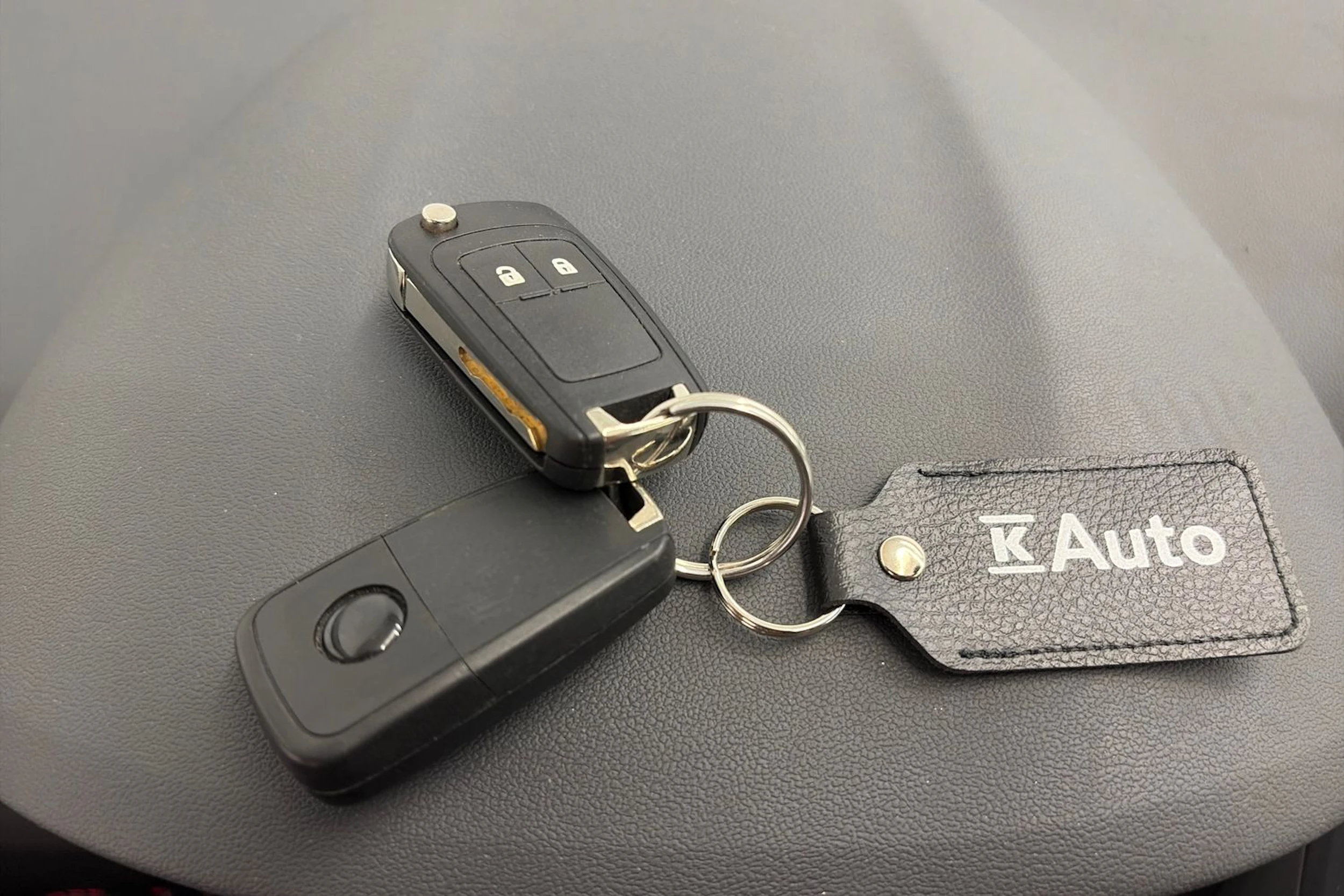 harmaa Opel Zafira Tourer 2012 kuva 26.