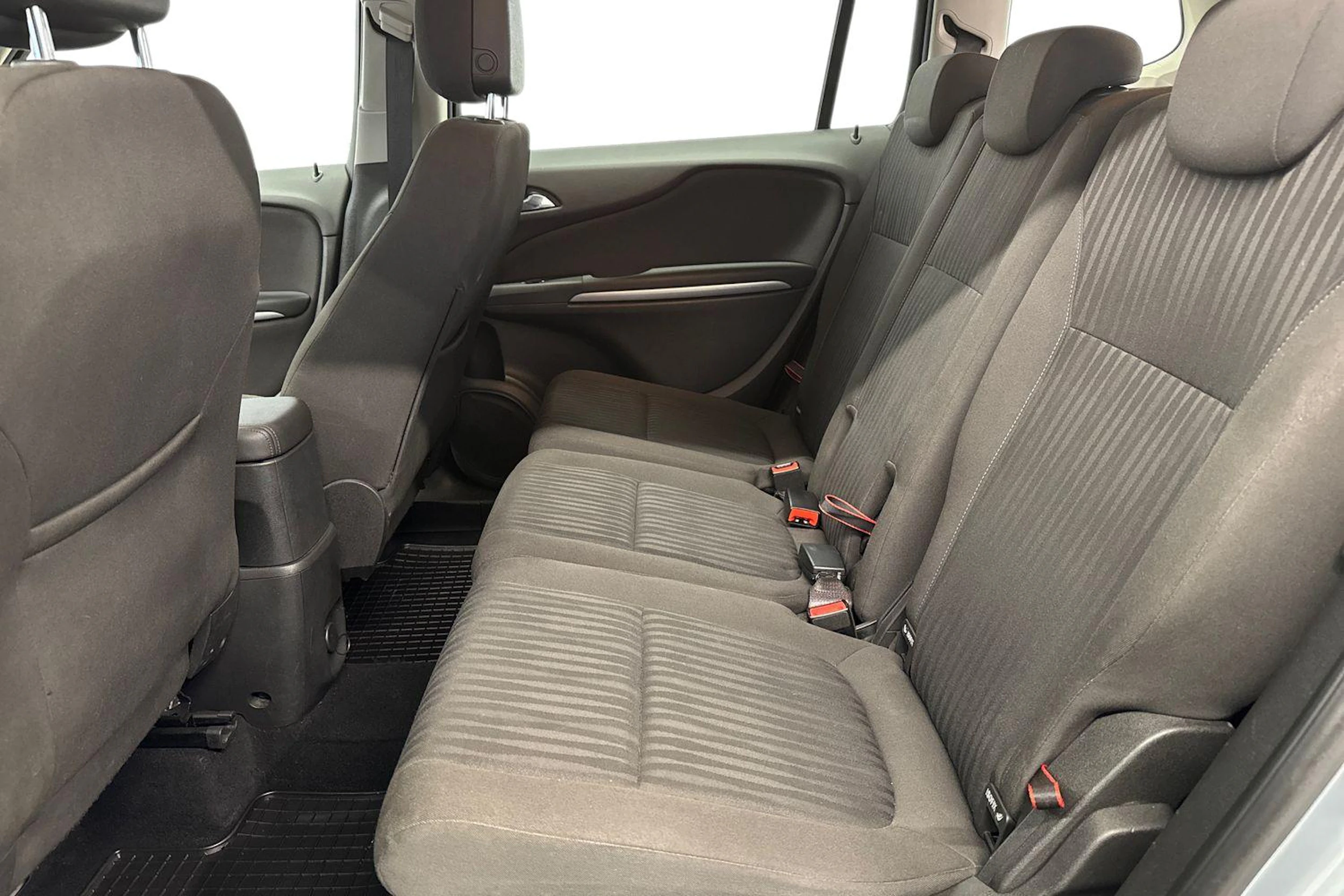 harmaa Opel Zafira Tourer 2013 kuva 8.