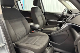 harmaa Opel Zafira Tourer 2013 kuva 11.