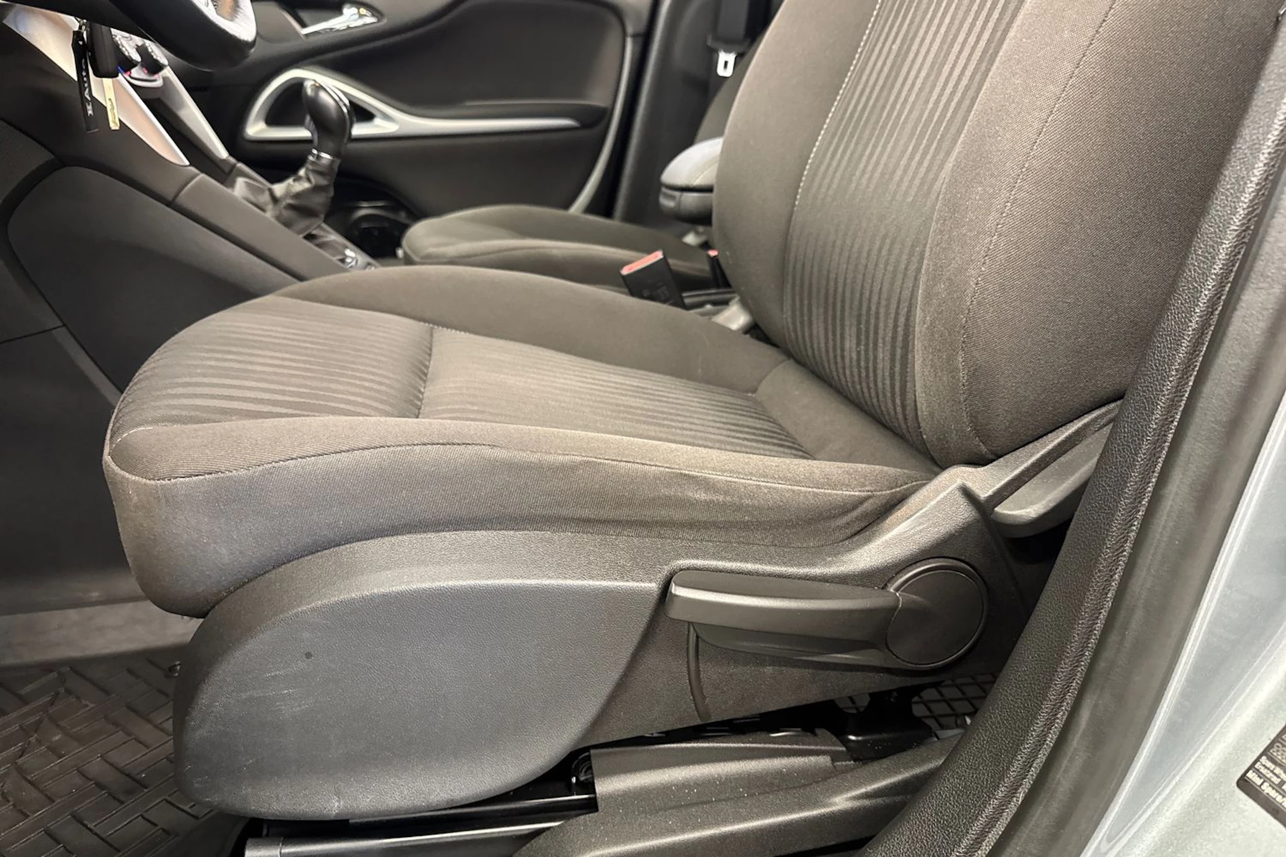 harmaa Opel Zafira Tourer 2013 kuva 15.