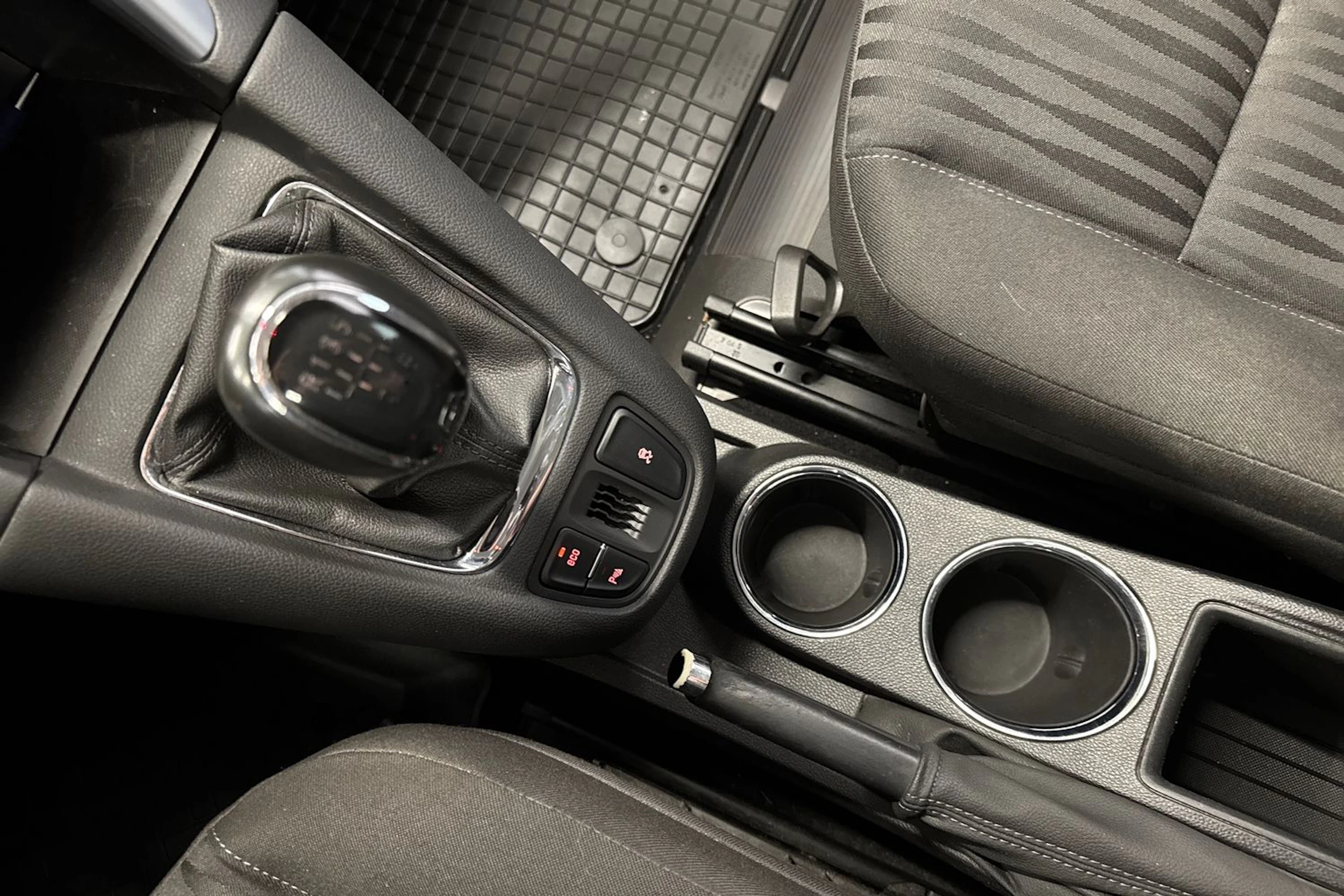 harmaa Opel Zafira Tourer 2013 kuva 19.
