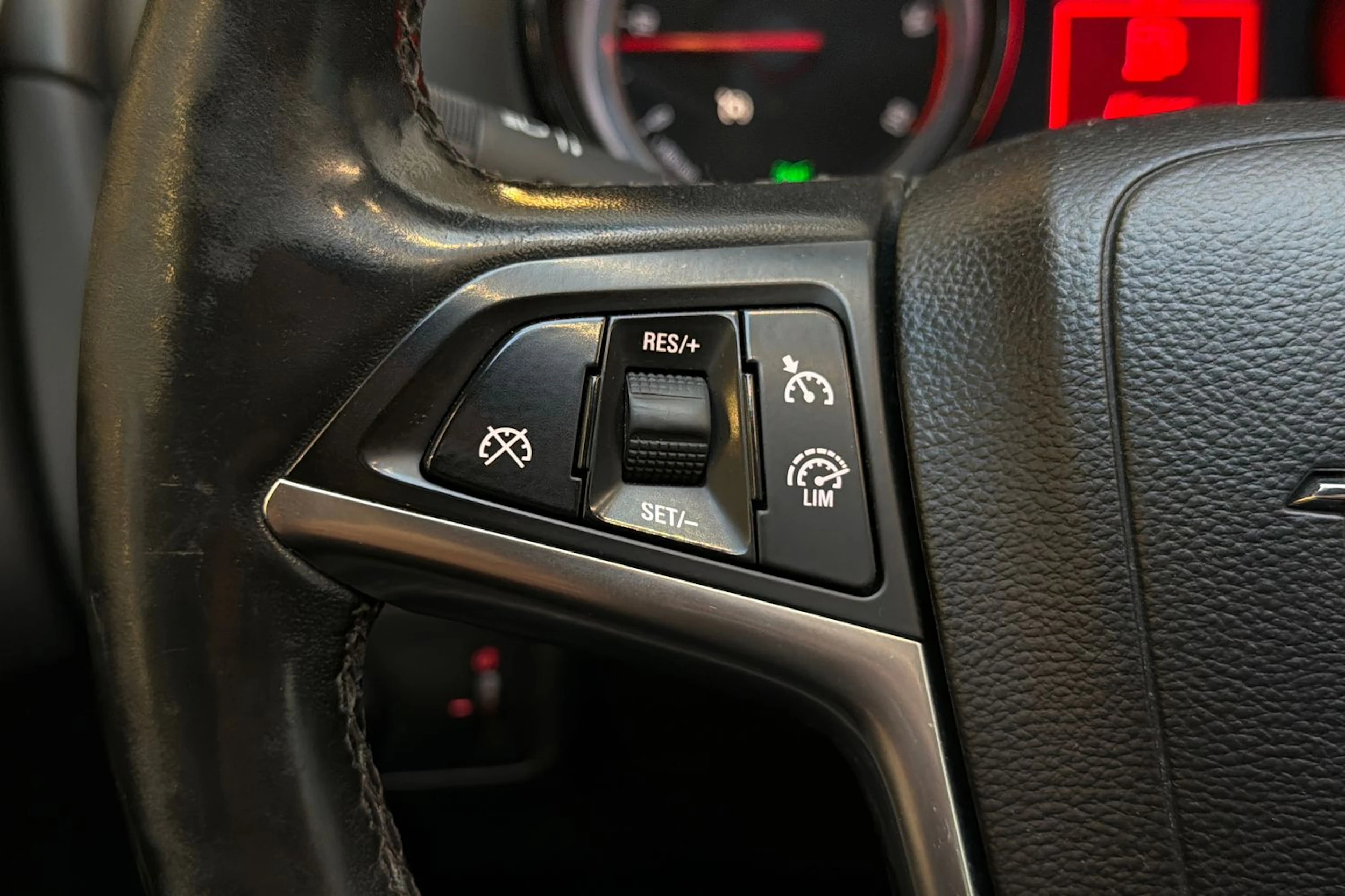 sininen Opel Zafira Tourer 2015 kuva 13.