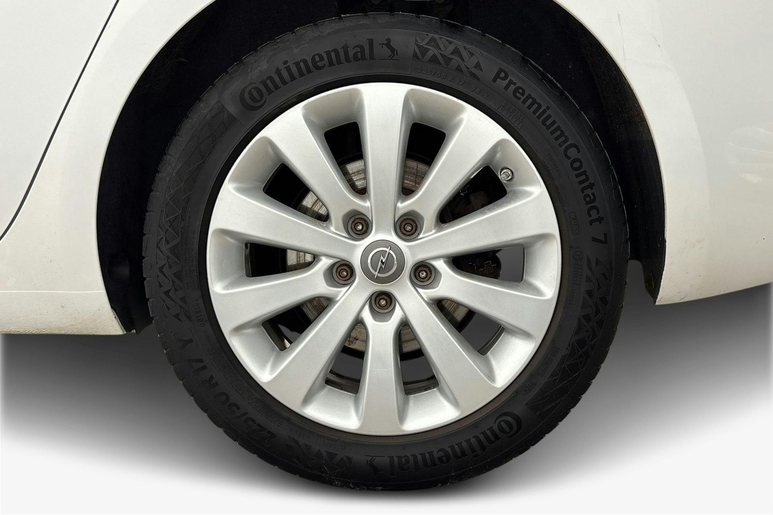 valkoinen Opel Zafira Tourer 2015 kuva 9.