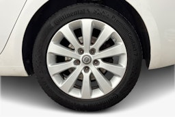 valkoinen Opel Zafira Tourer 2015 kuva 9.