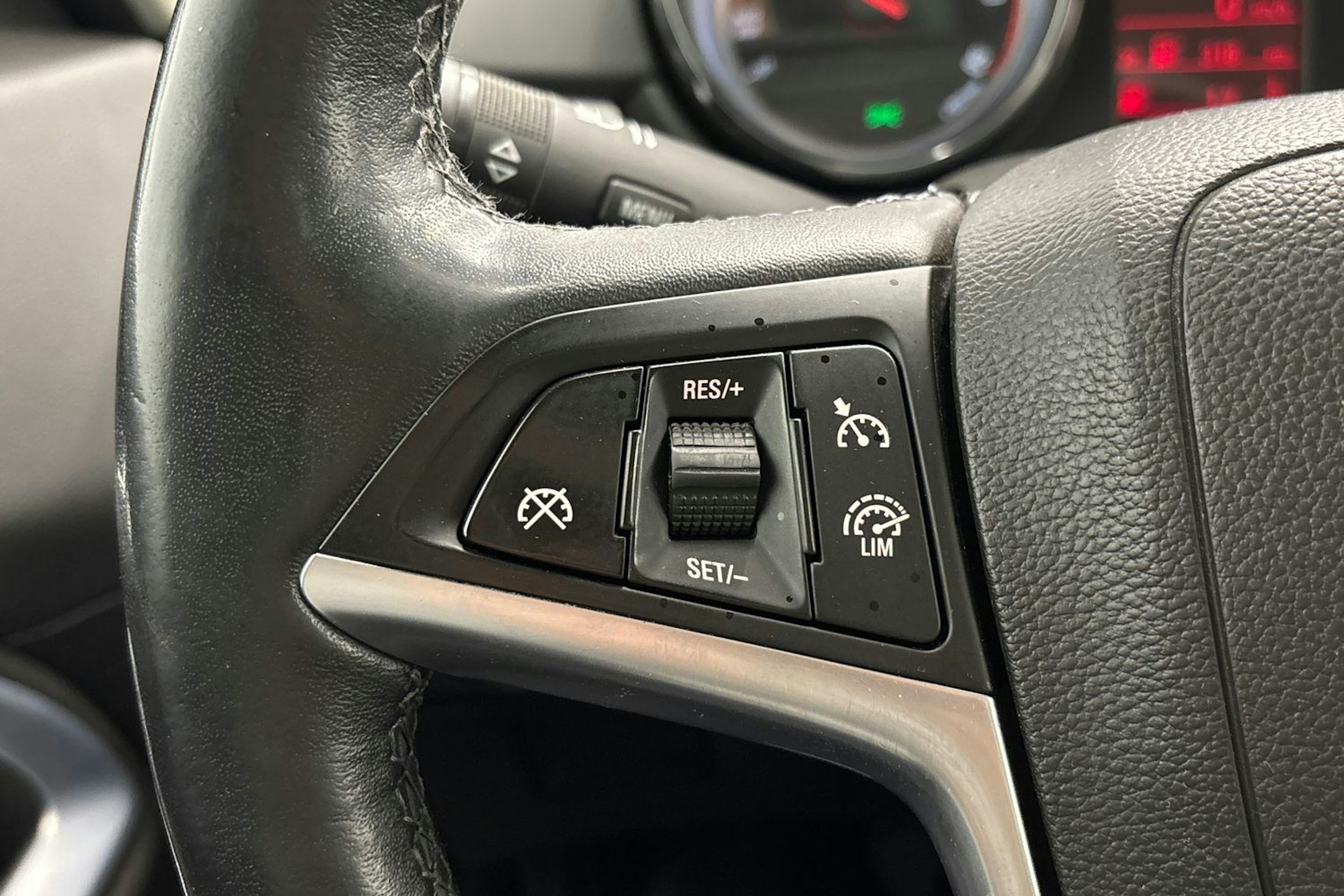 valkoinen Opel Zafira Tourer 2015 kuva 13.