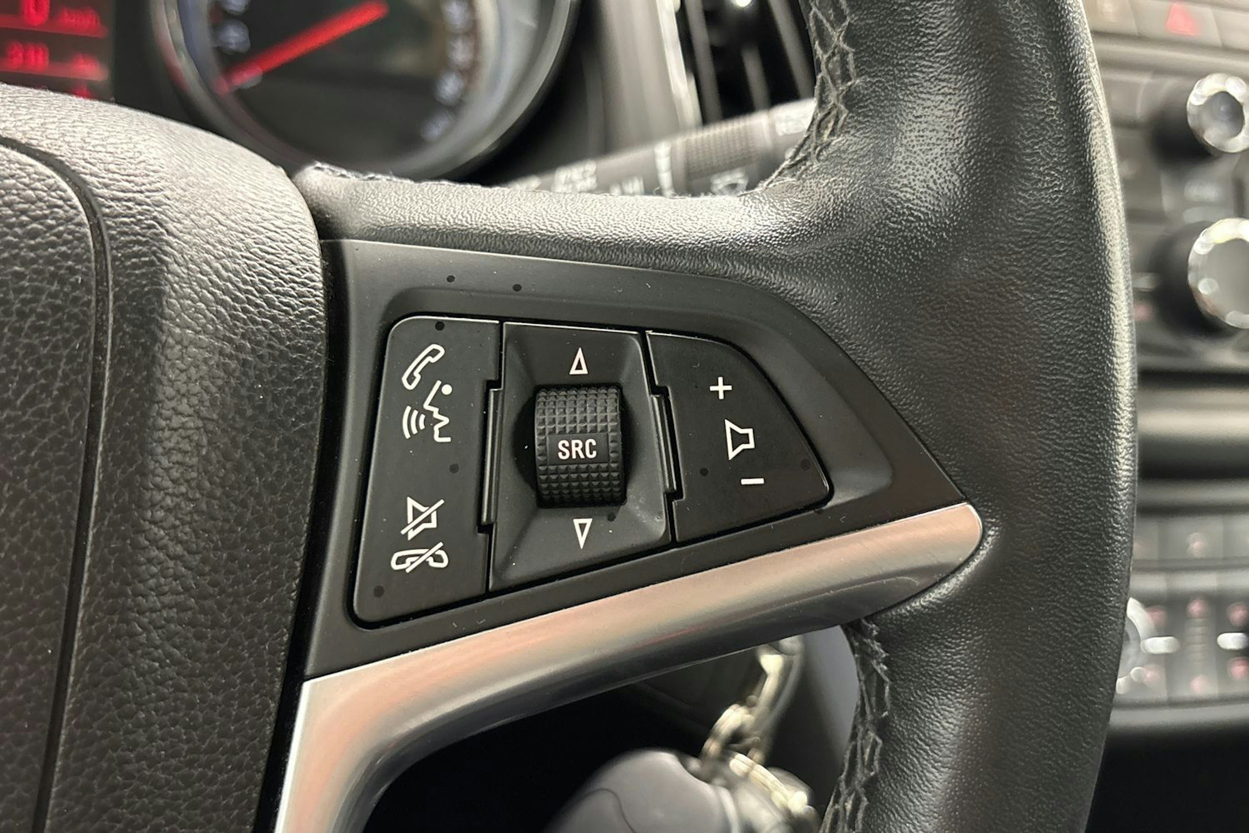 valkoinen Opel Zafira Tourer 2015 kuva 14.