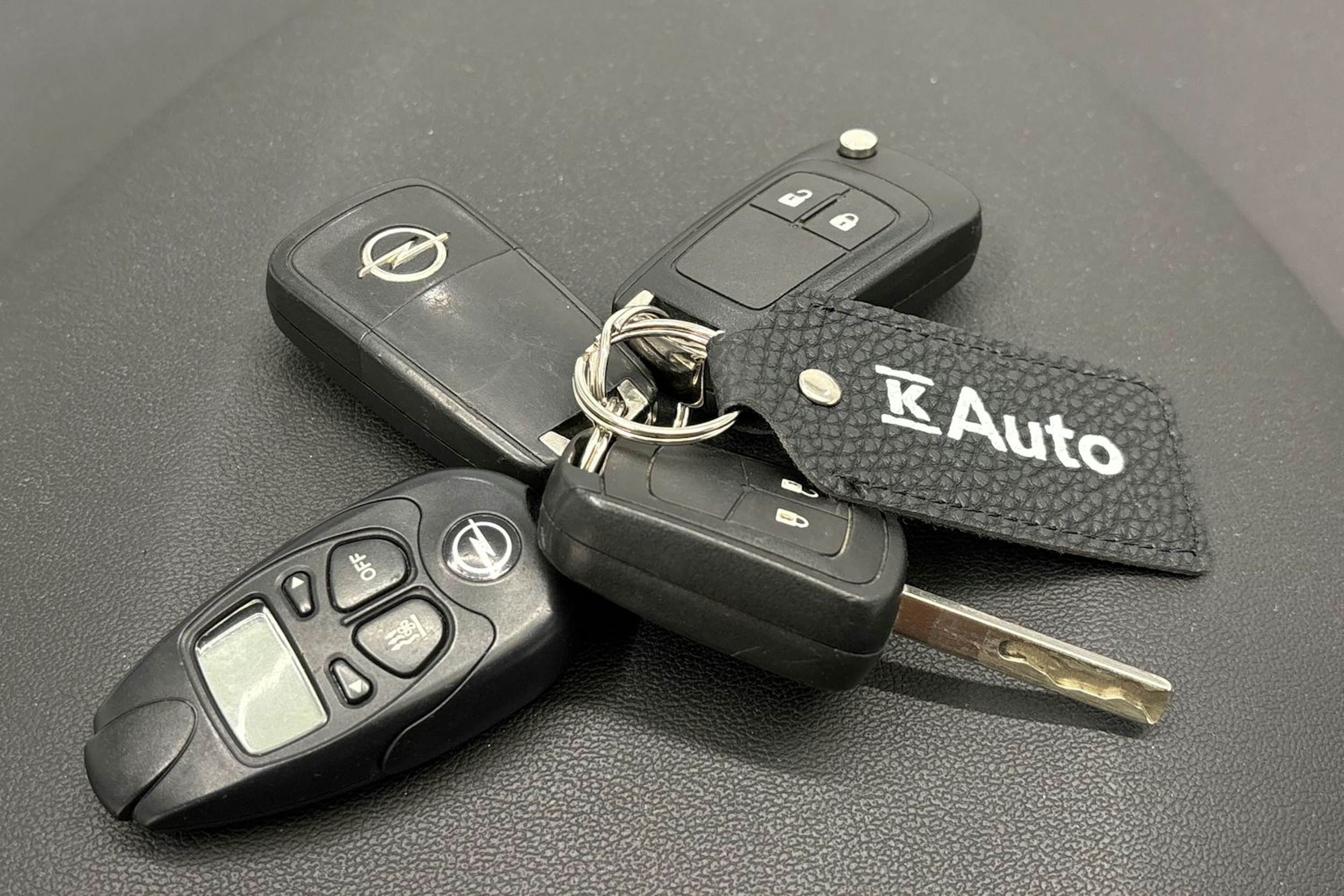 valkoinen Opel Zafira Tourer 2015 kuva 22.