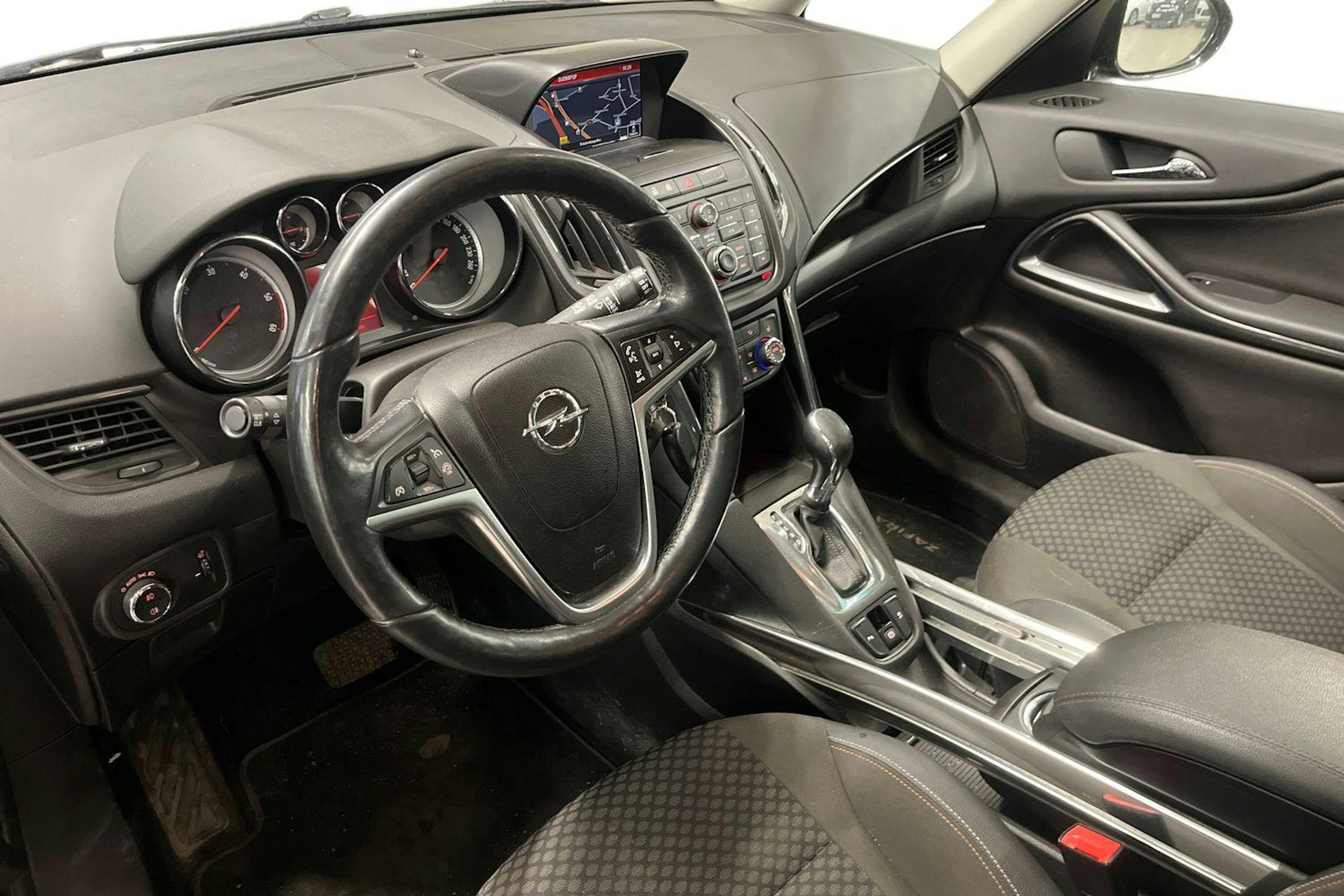 ruskea (beige) Opel Zafira Tourer 2016 kuva 3.