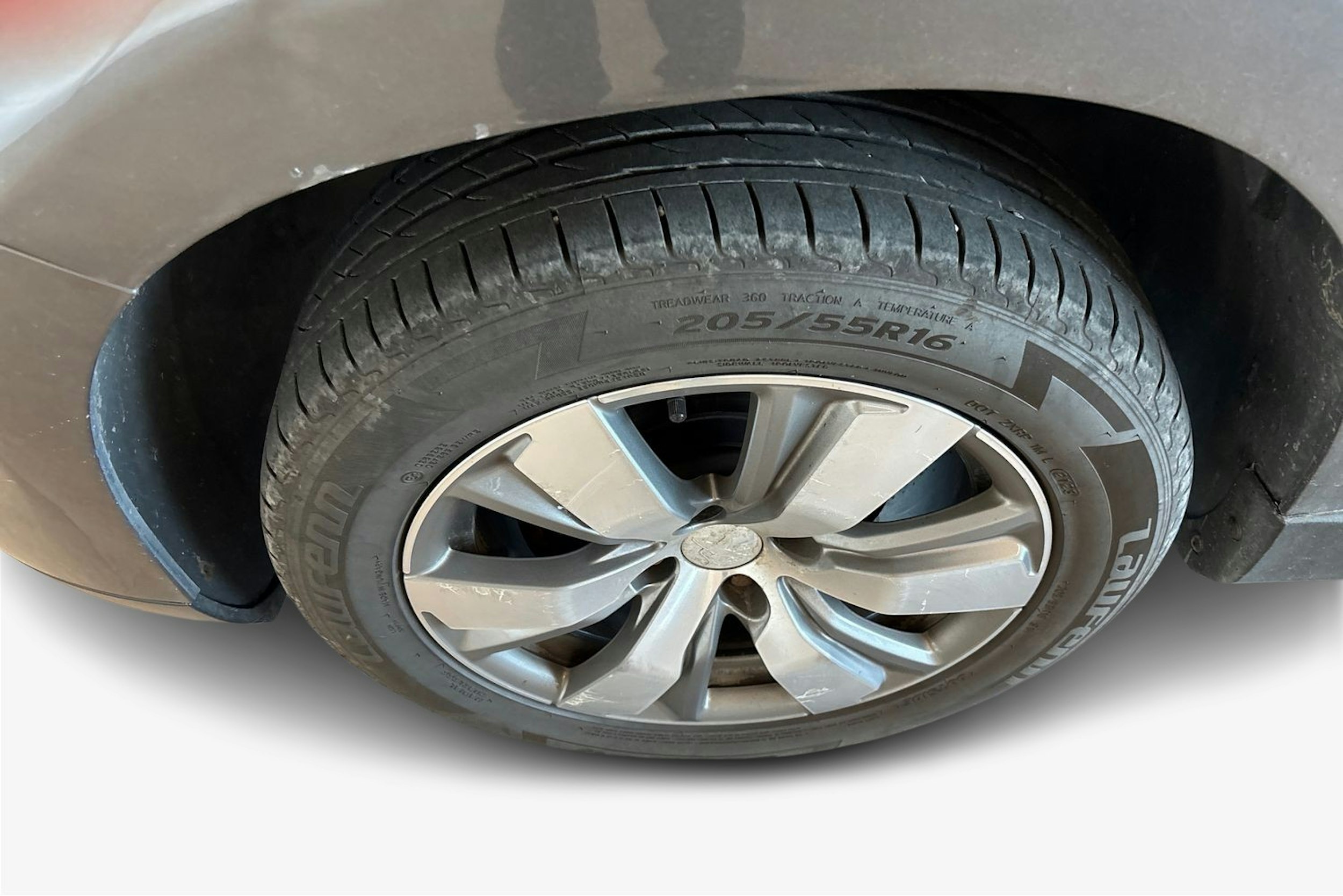 met. harmaa Peugeot 2008 2013 kuva 11.